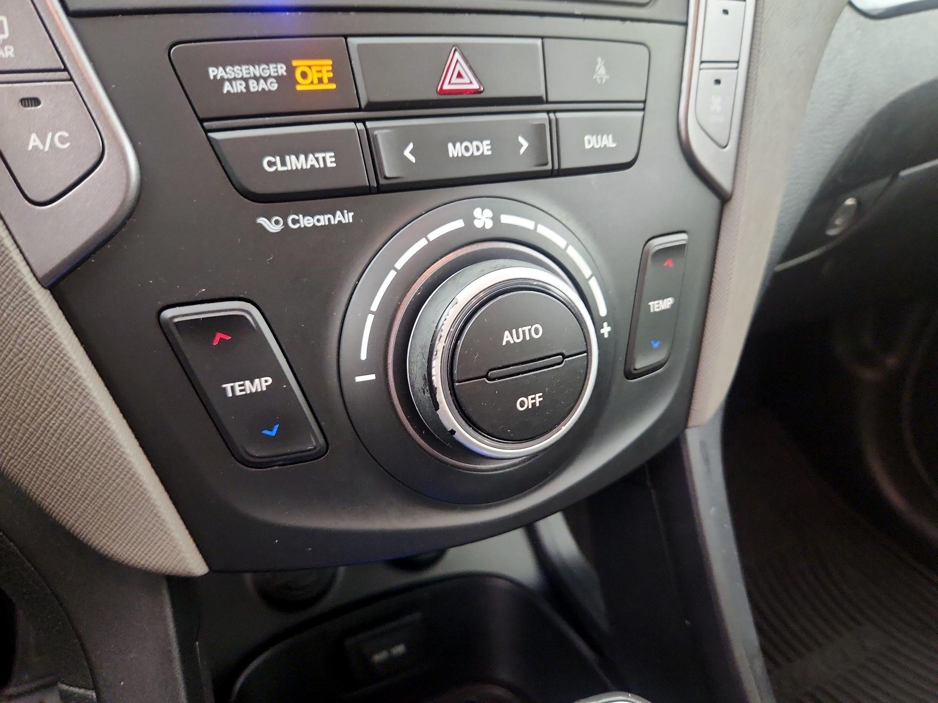 Thumbnail: 2015 Hyundai Santa Fe - 16