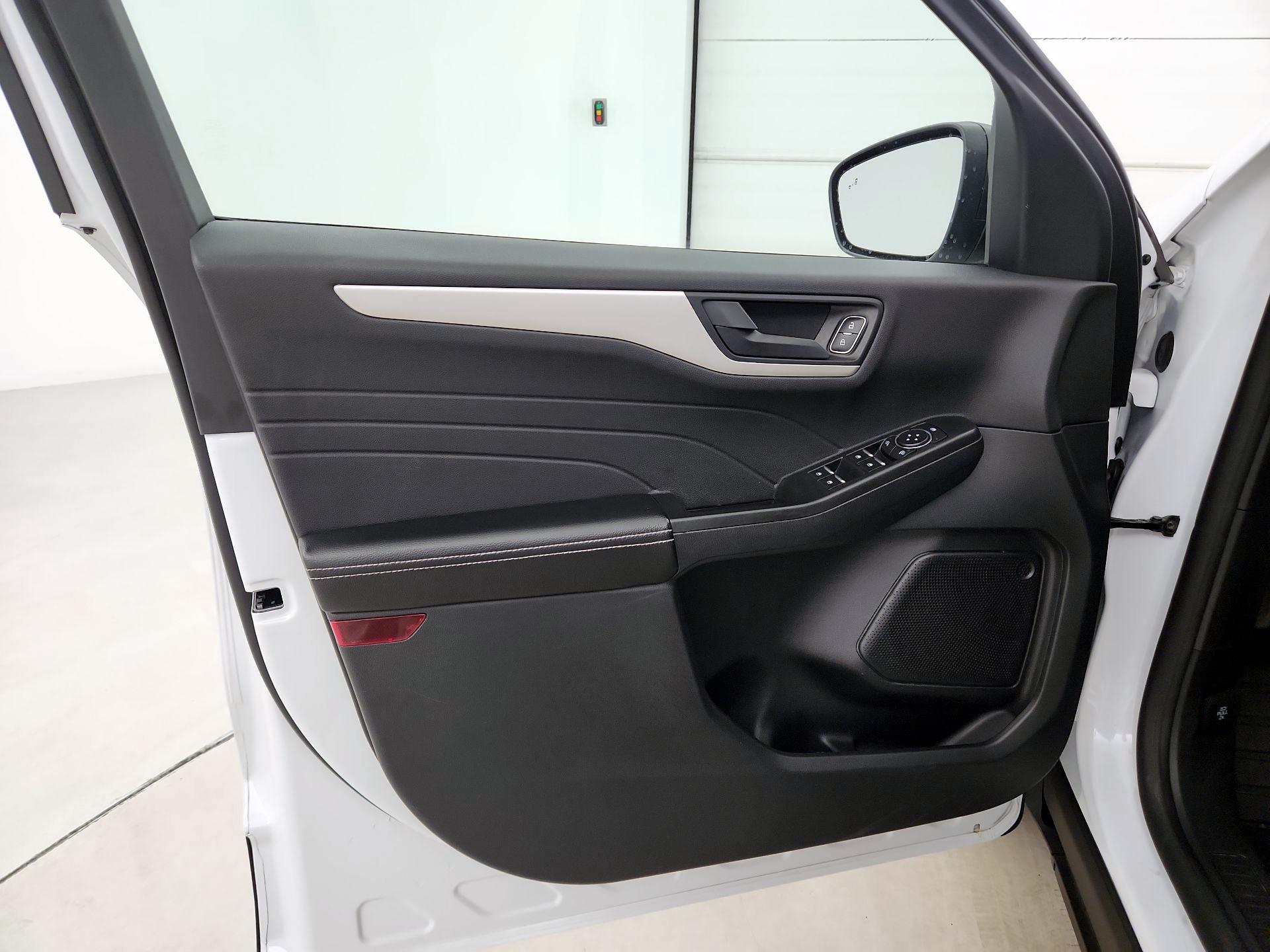 Thumbnail: 2022 Ford Escape - 12