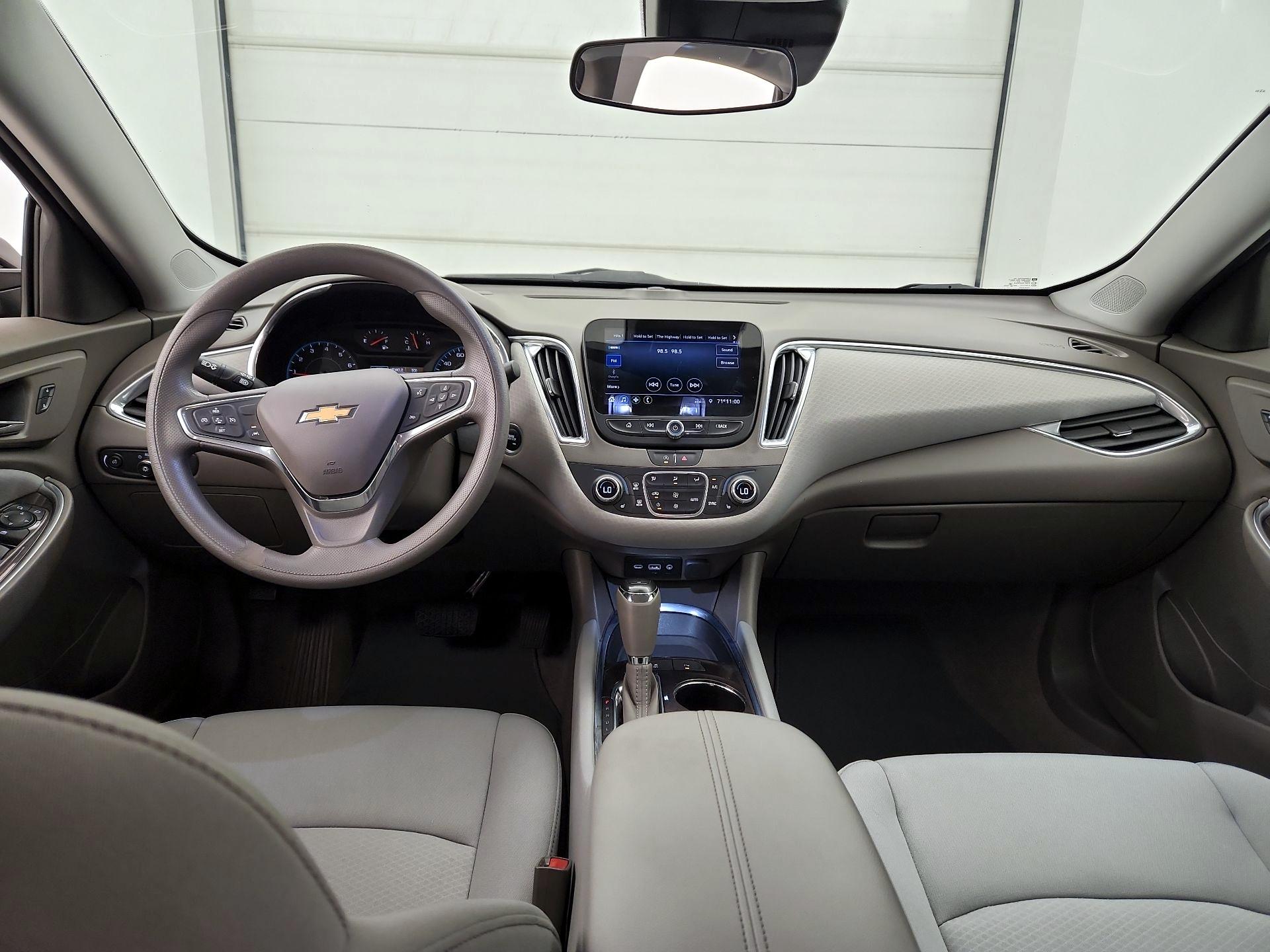 Thumbnail: 2020 Chevrolet Malibu - 9