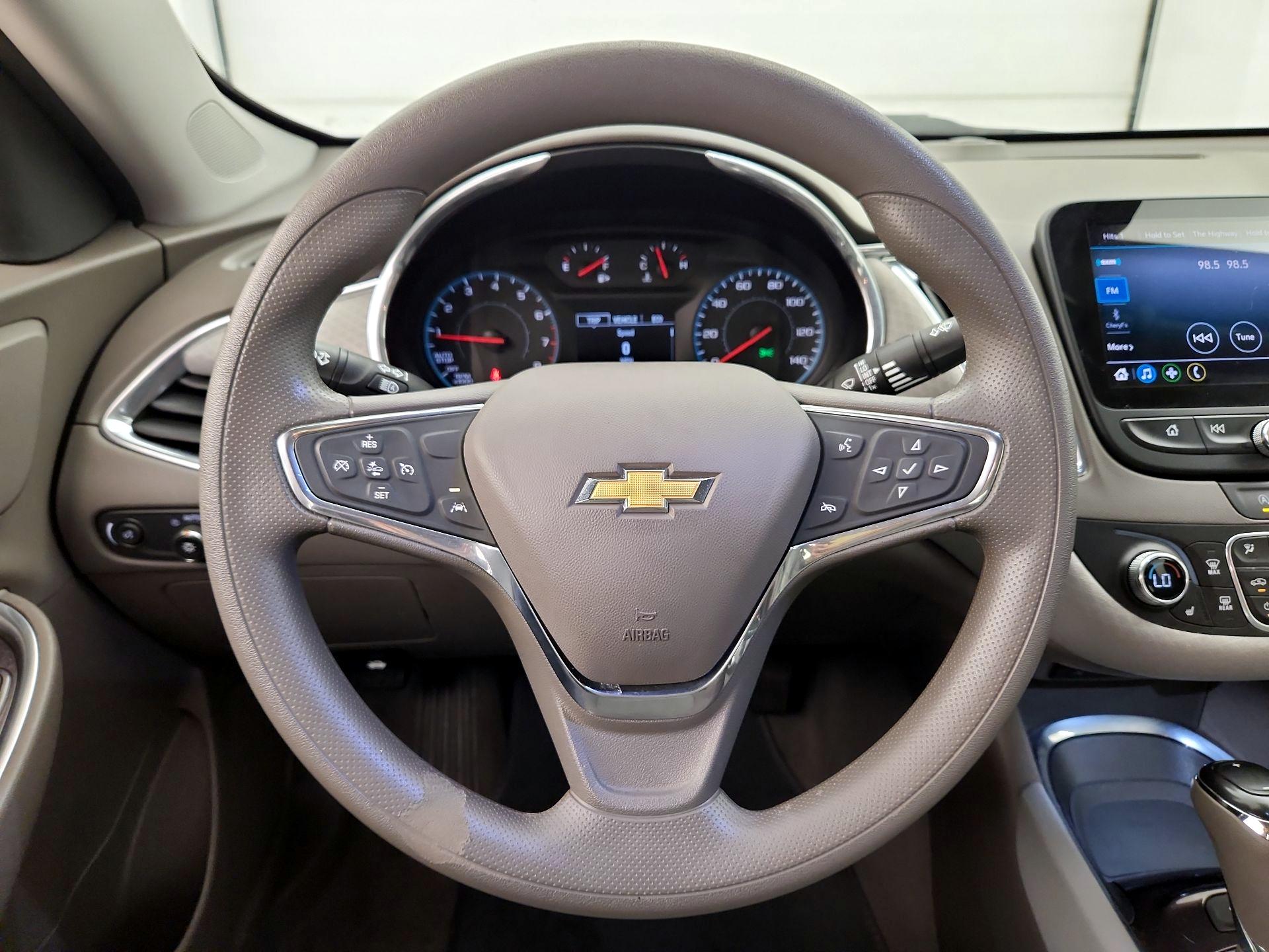 Thumbnail: 2020 Chevrolet Malibu - 10
