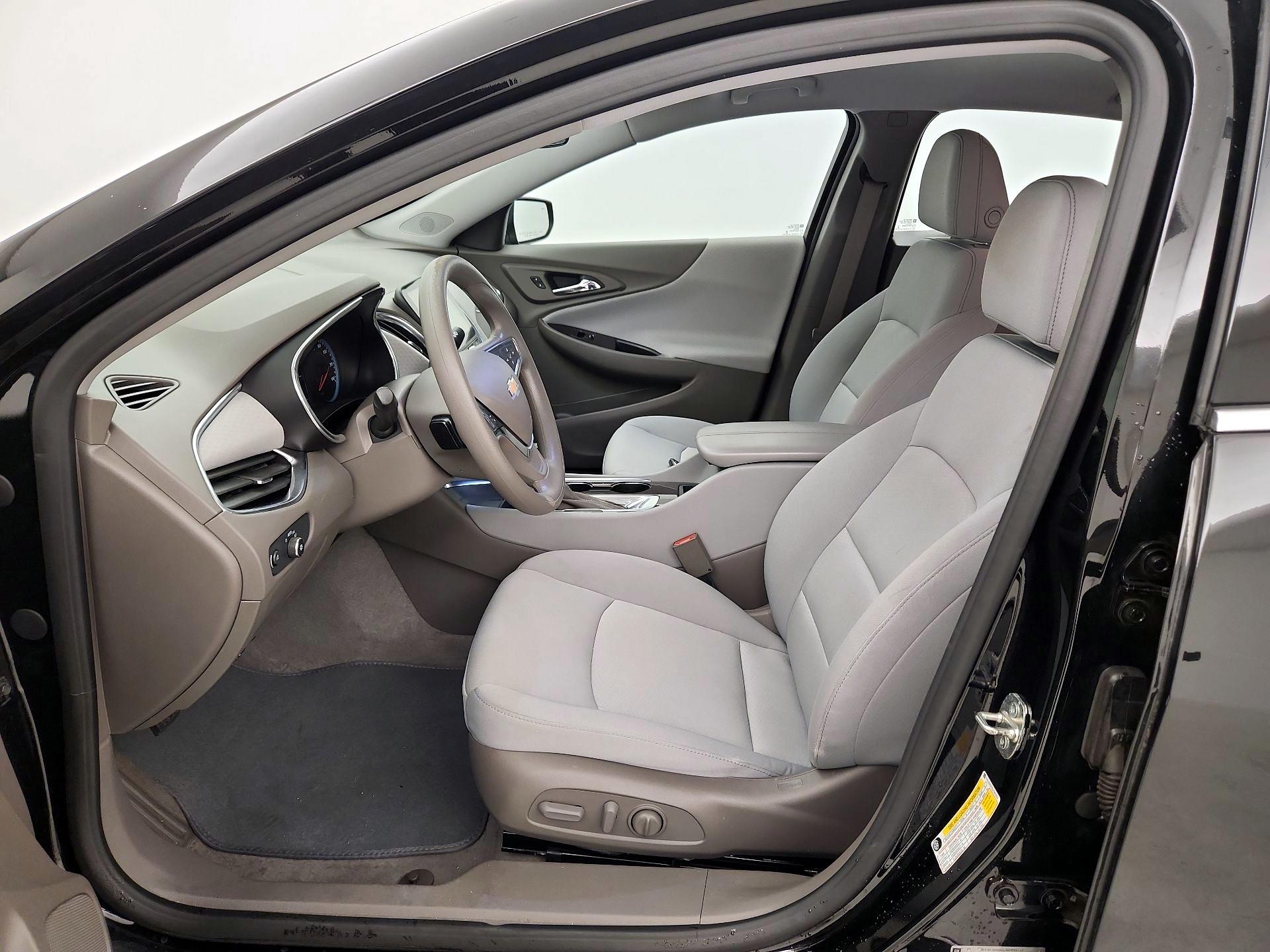 Thumbnail: 2020 Chevrolet Malibu - 11