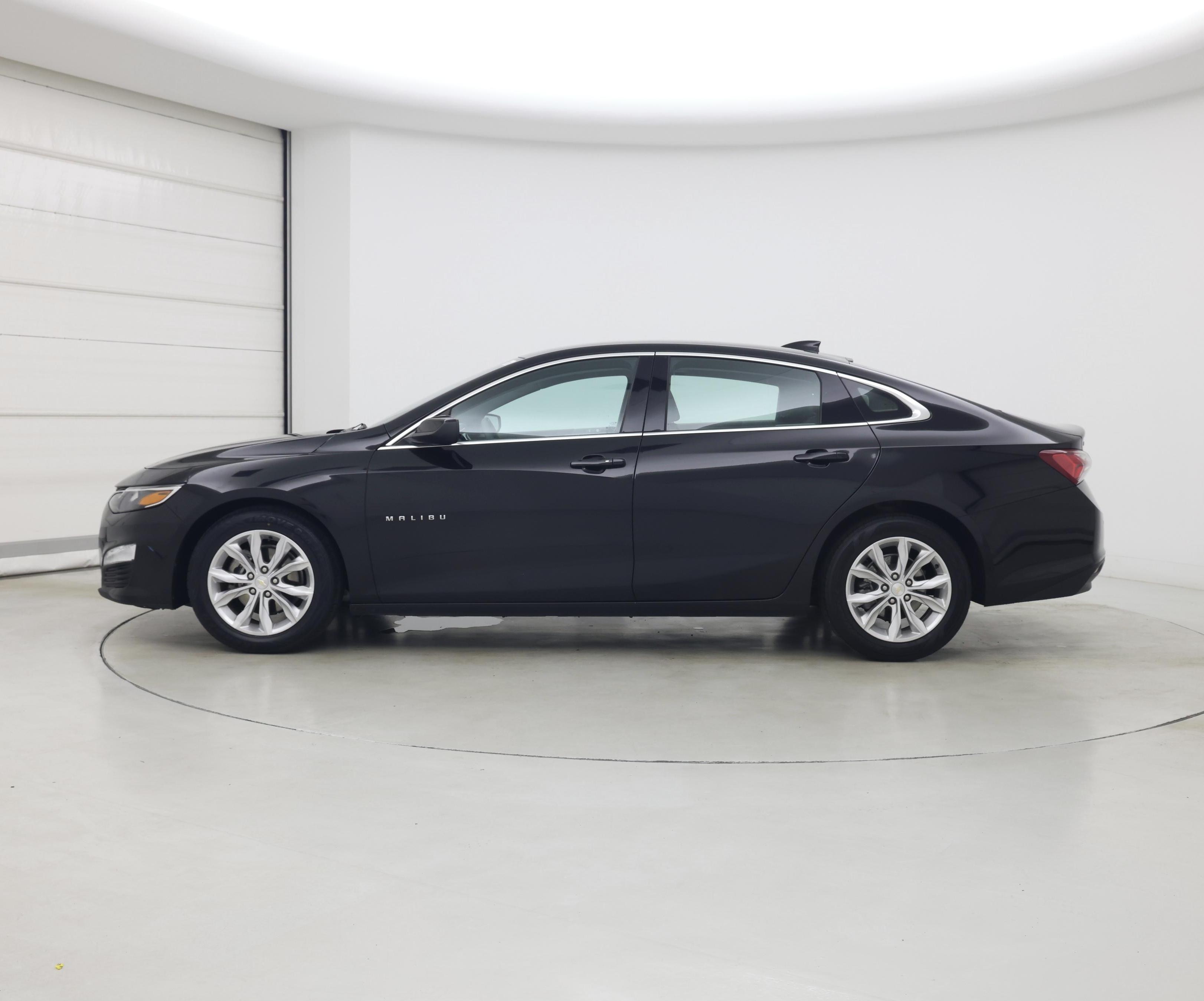 Thumbnail: 2020 Chevrolet Malibu - 3