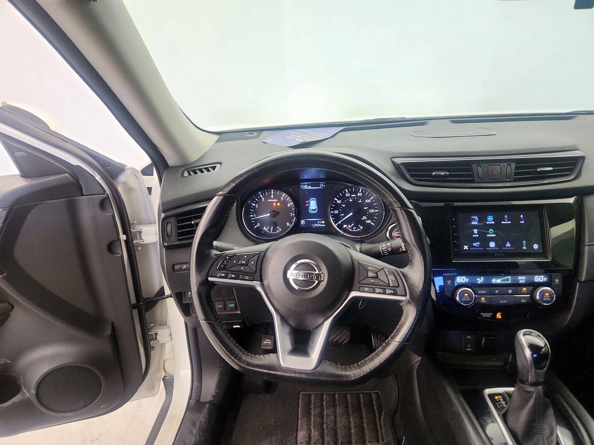 Thumbnail: 2017 Nissan Rogue - 10