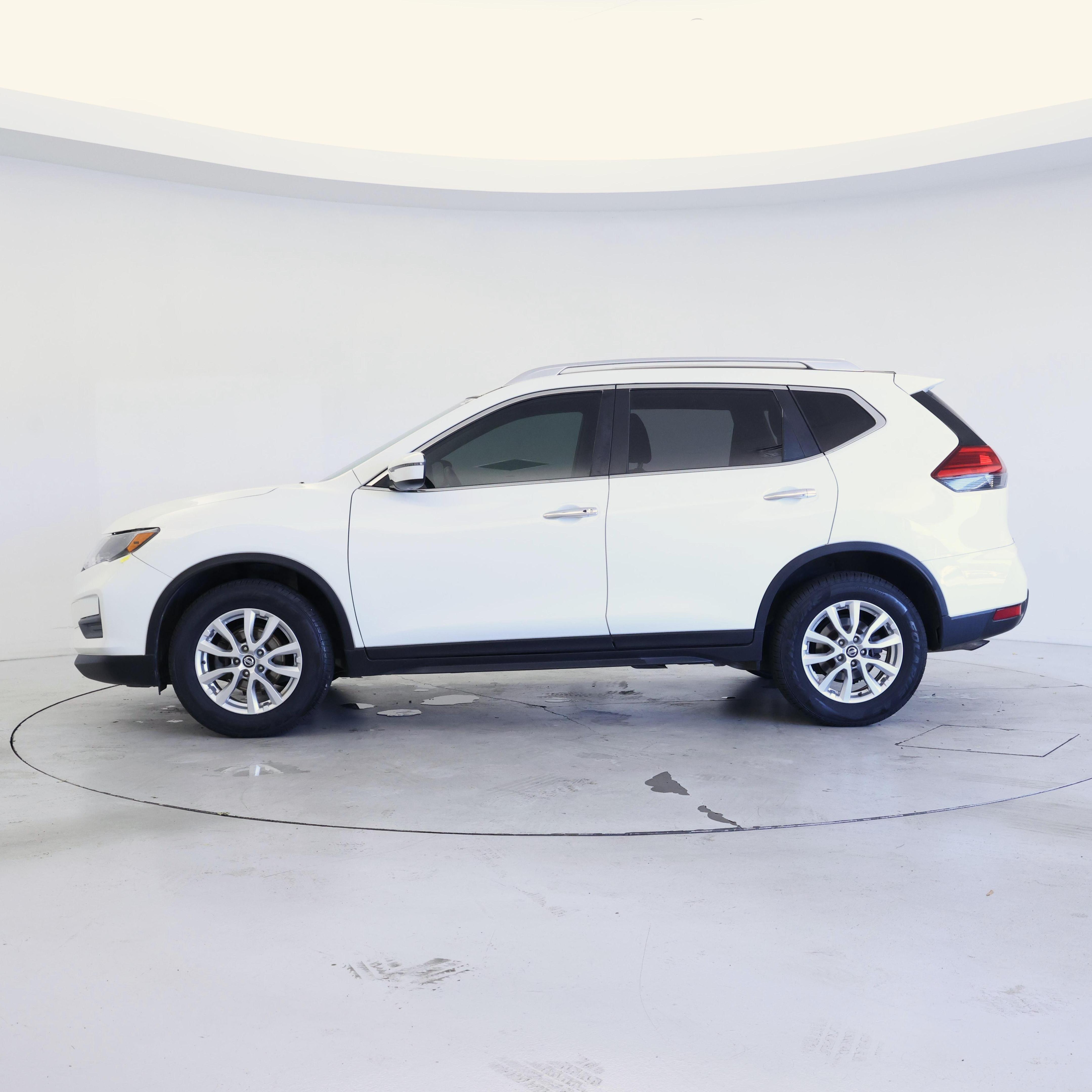 Thumbnail: 2017 Nissan Rogue - 3