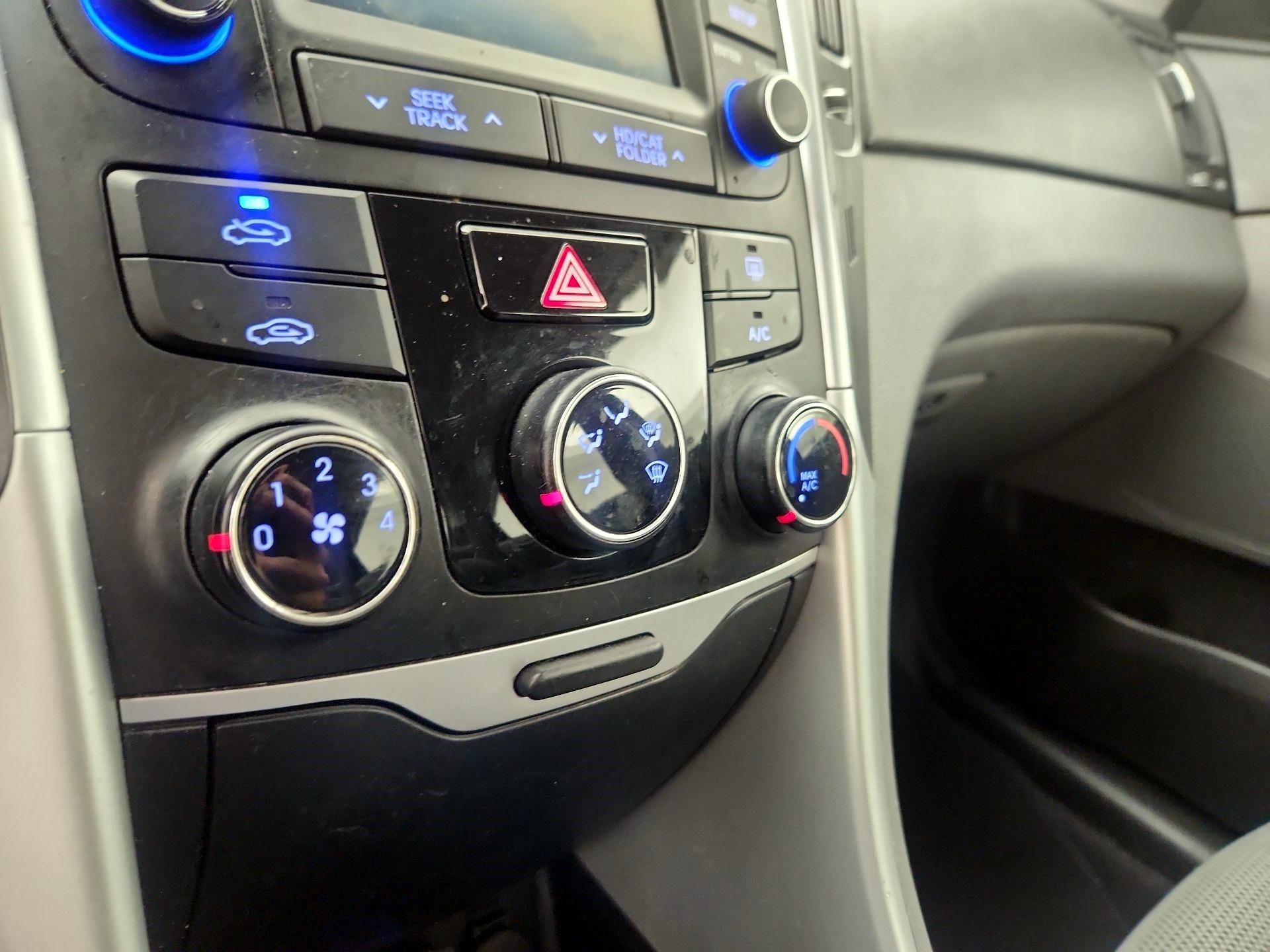 Thumbnail: 2014 Hyundai Sonata - 16