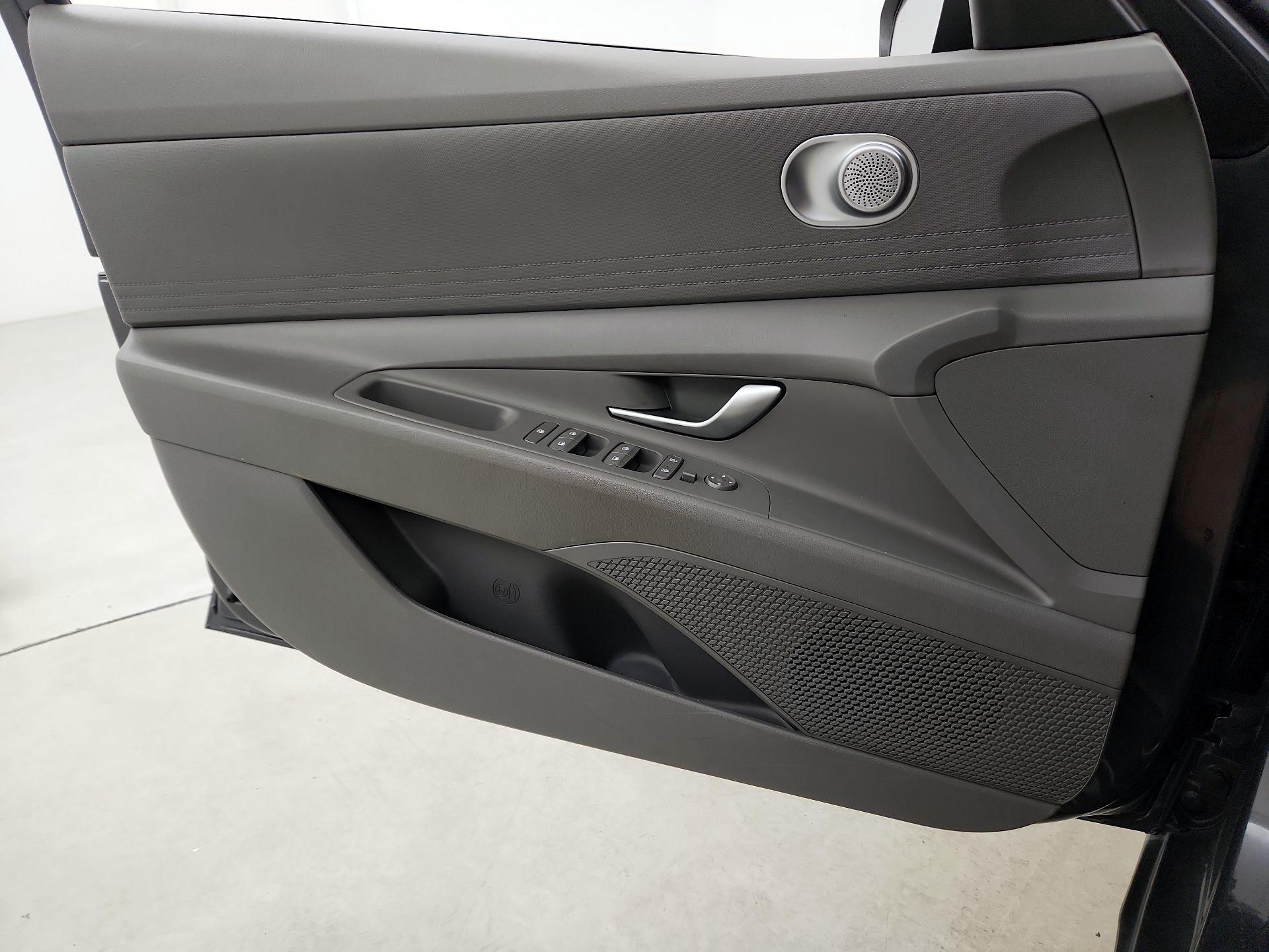 Thumbnail: 2023 Hyundai Elantra - 12