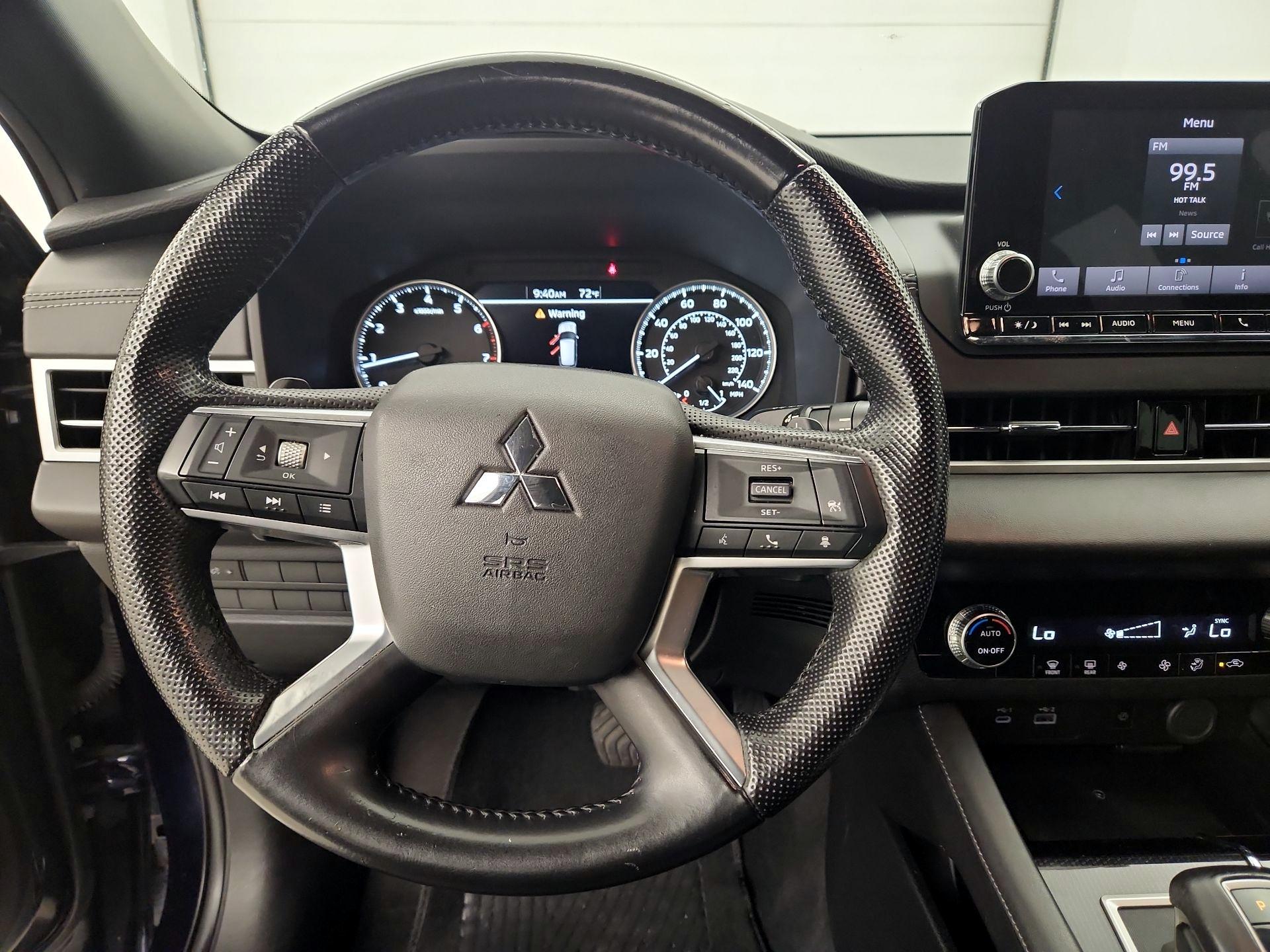 Thumbnail: 2022 Mitsubishi Outlander - 10