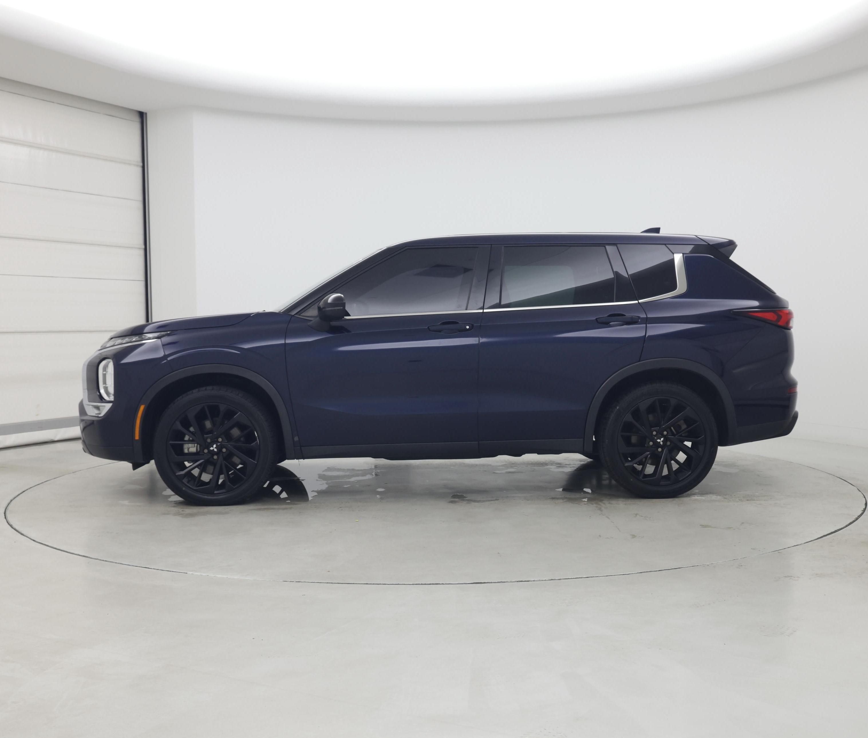 Thumbnail: 2022 Mitsubishi Outlander - 3