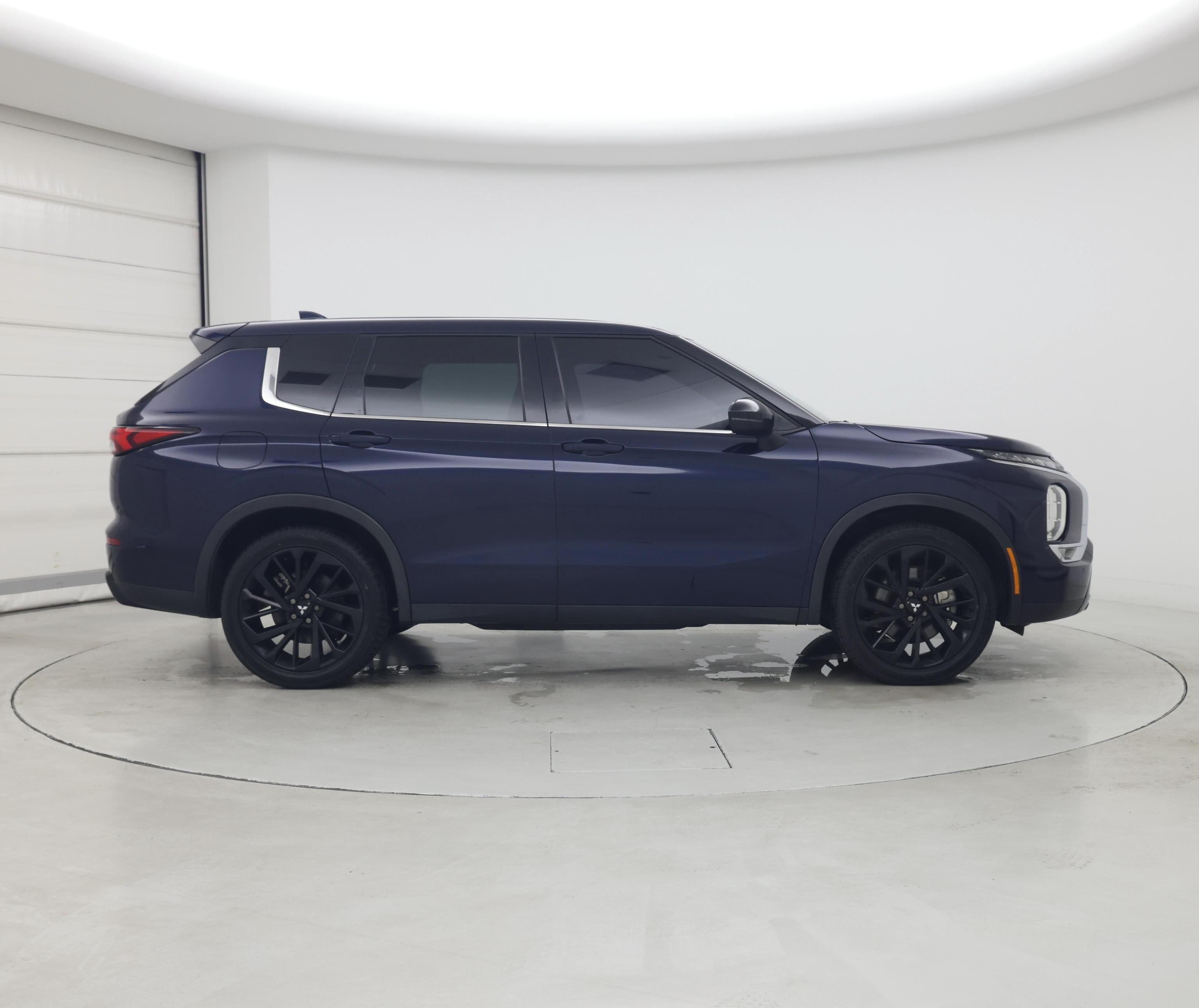 Thumbnail: 2022 Mitsubishi Outlander - 7