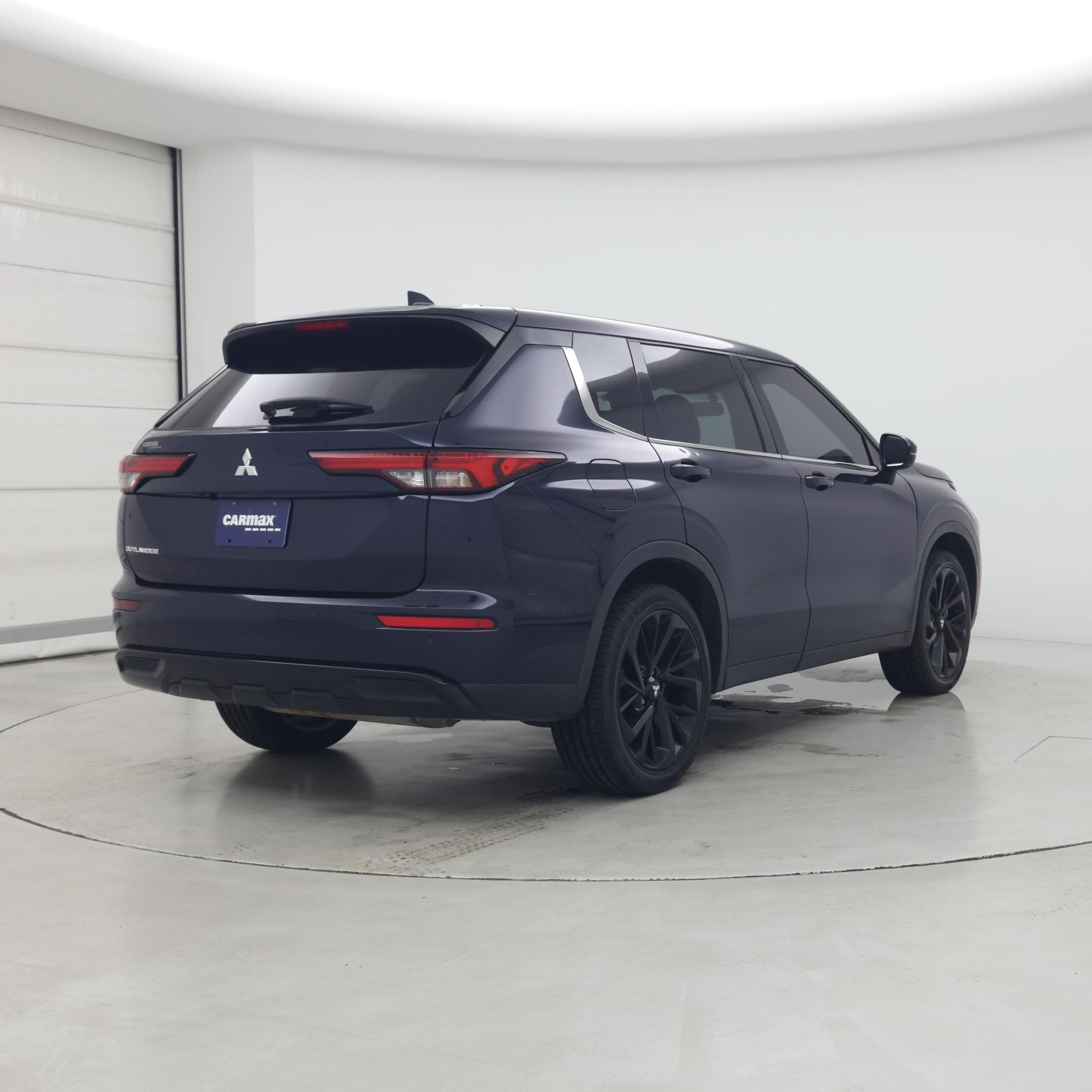 Thumbnail: 2022 Mitsubishi Outlander - 8