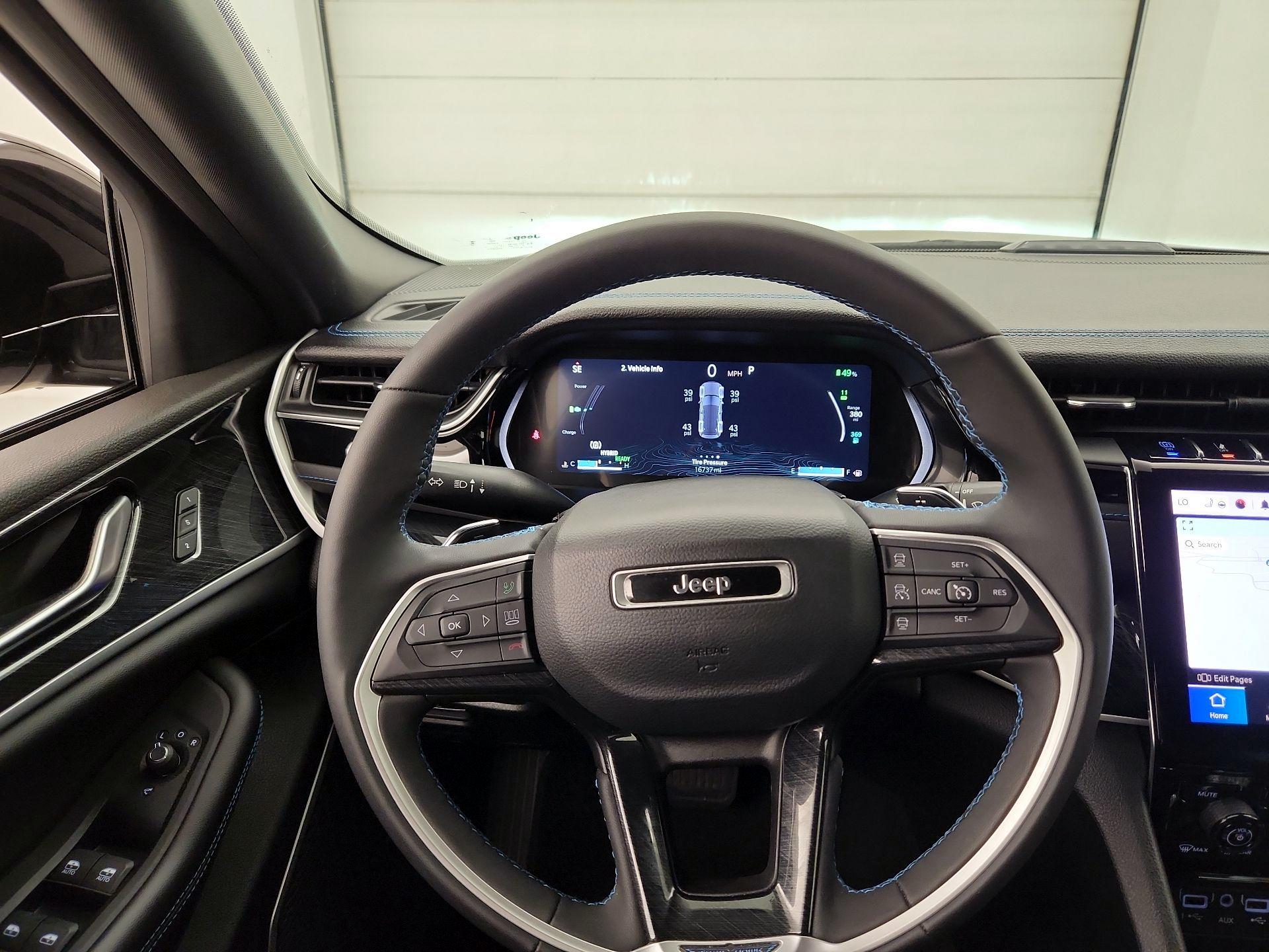 Thumbnail: 2023 Jeep Grand Cherokee - 10