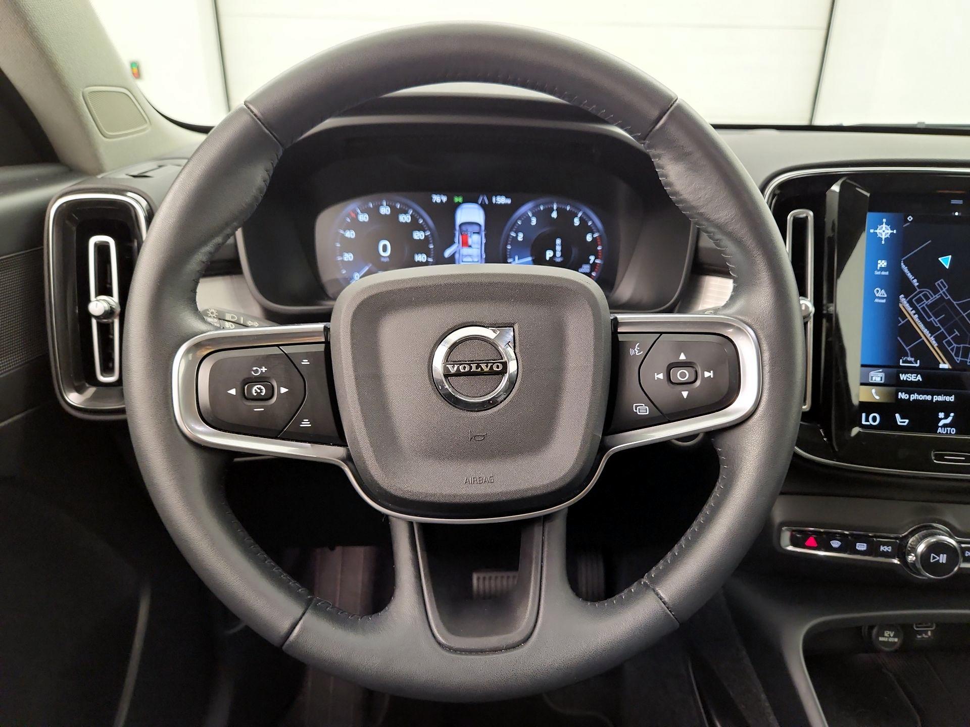 Thumbnail: 2021 Volvo XC40 - 10