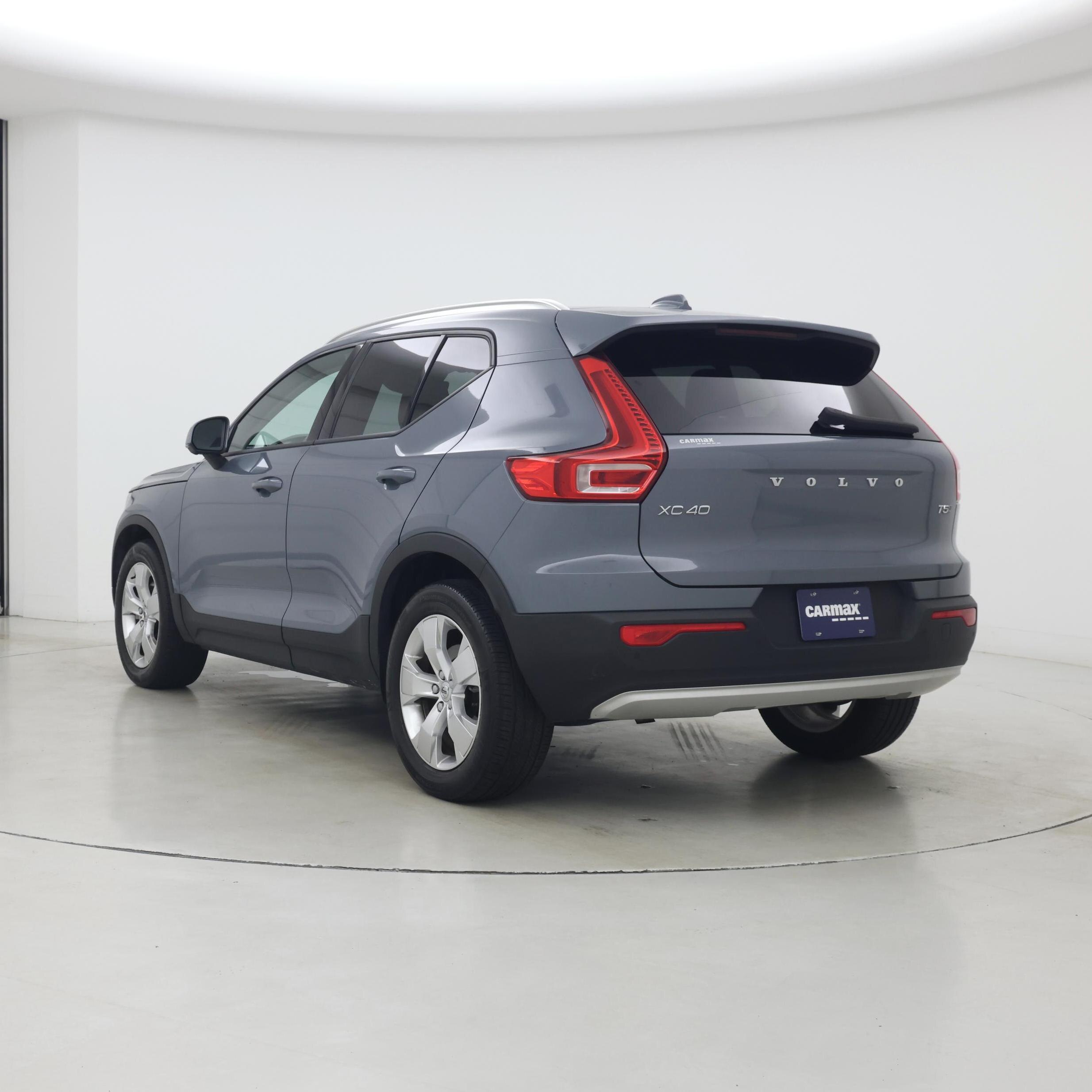 Thumbnail: 2021 Volvo XC40 - 2