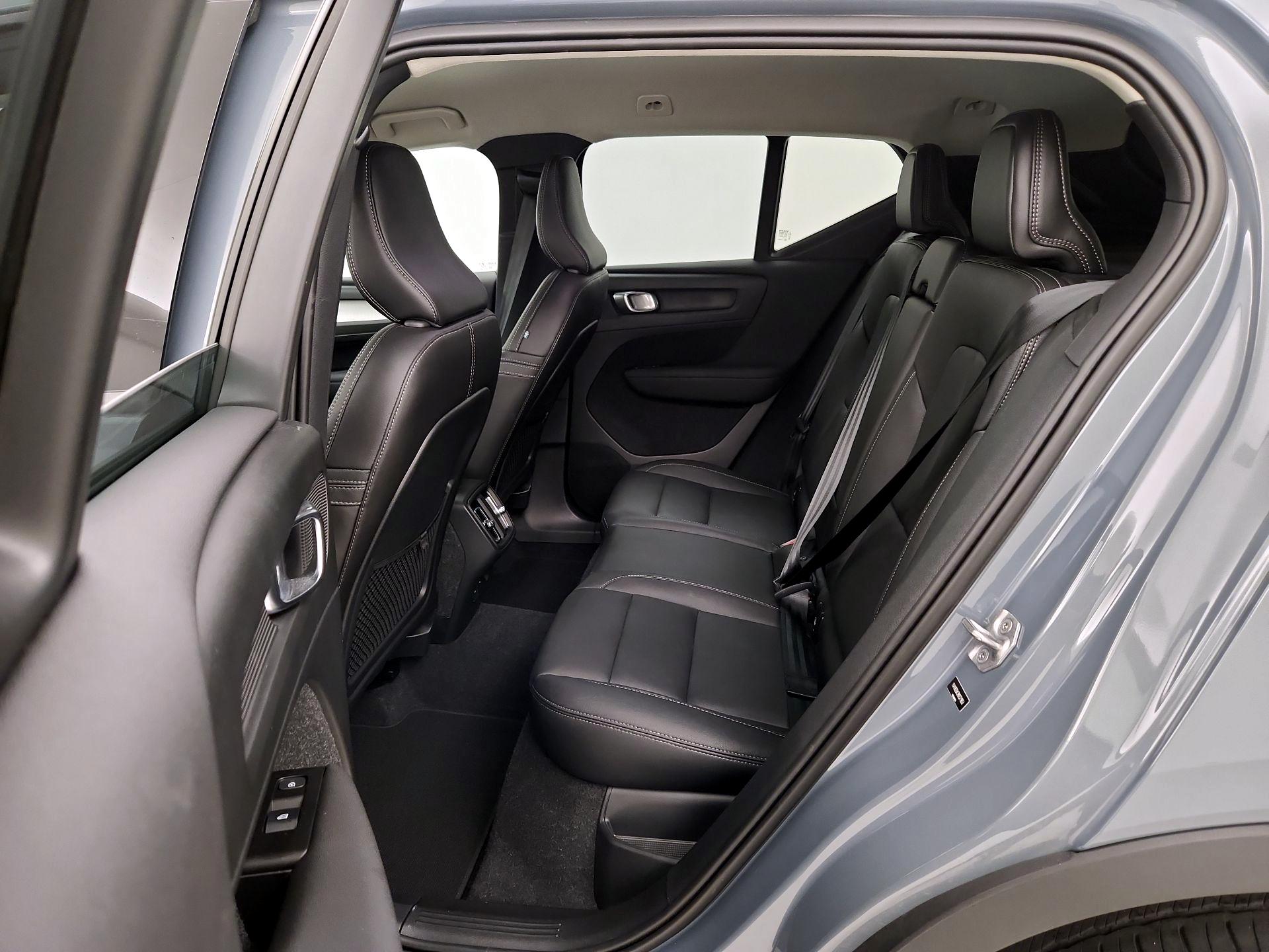 Thumbnail: 2021 Volvo XC40 - 20