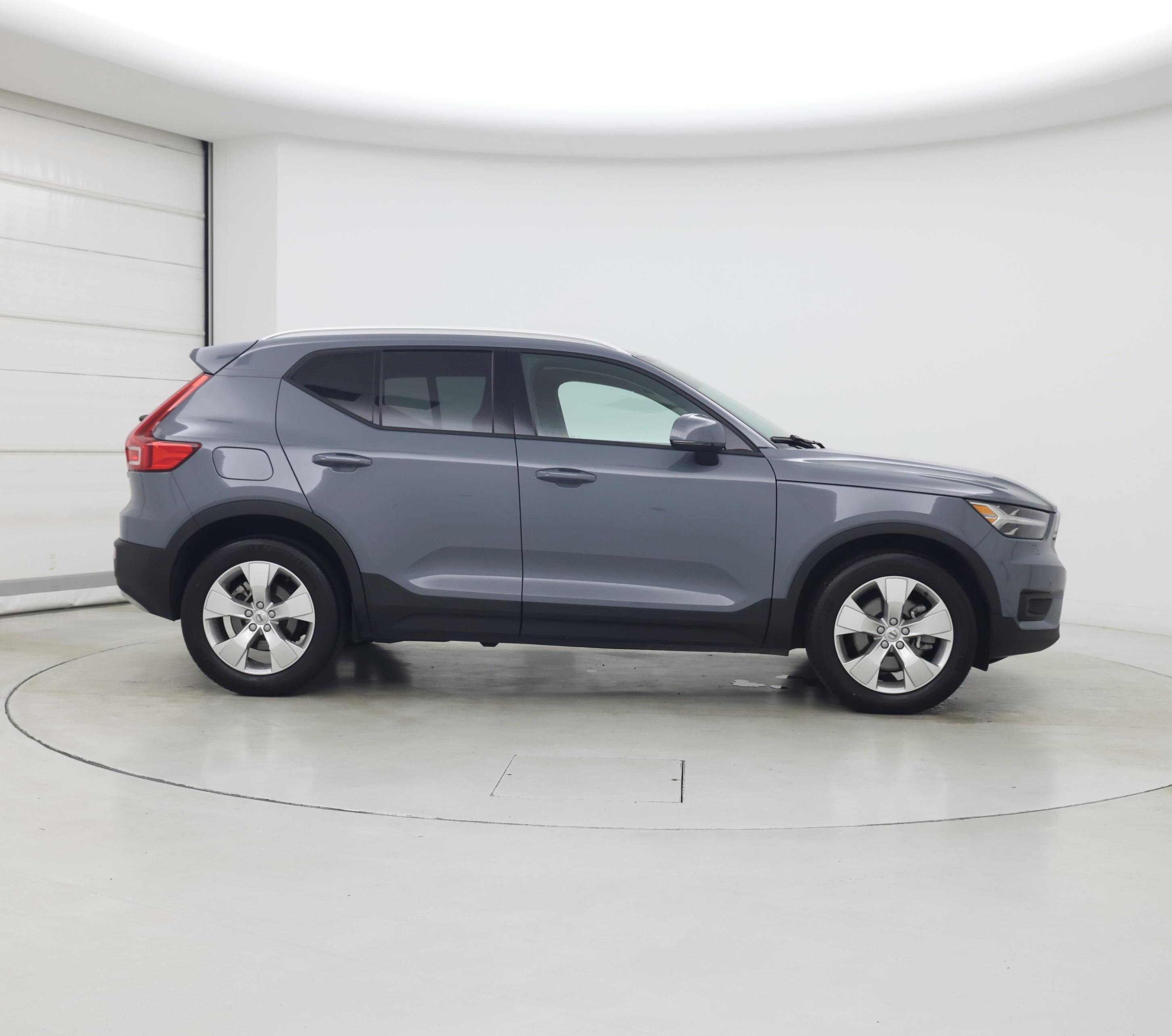 Thumbnail: 2021 Volvo XC40 - 7