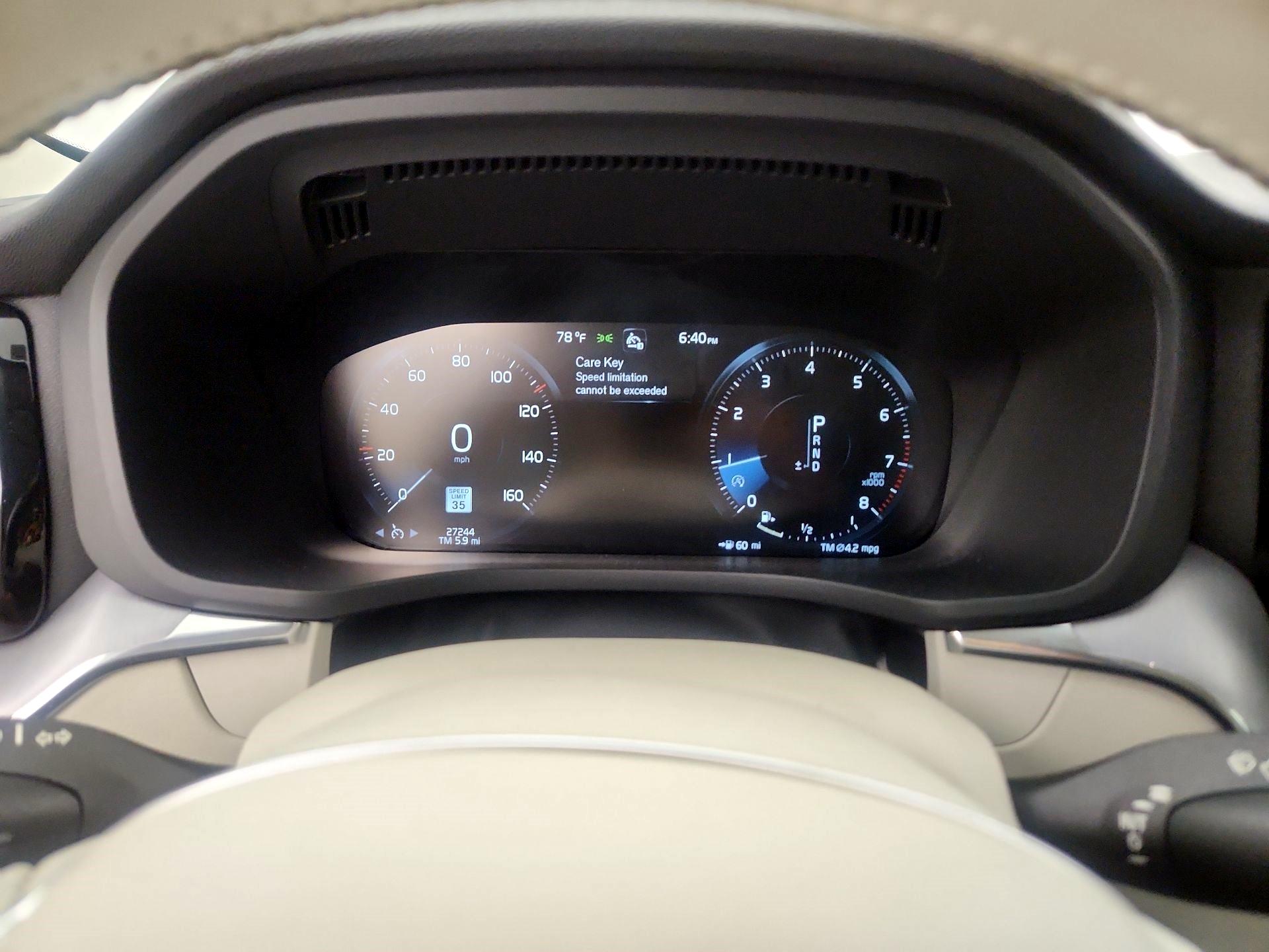 Thumbnail: 2021 Volvo XC60 - 10
