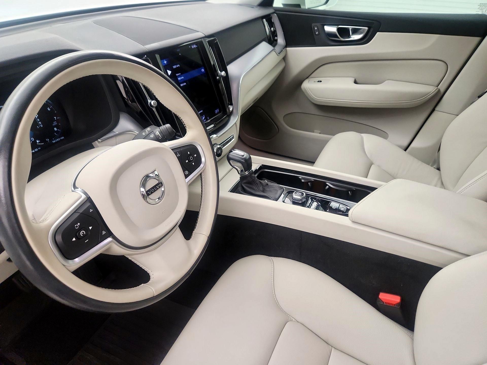 Thumbnail: 2021 Volvo XC60 - 11