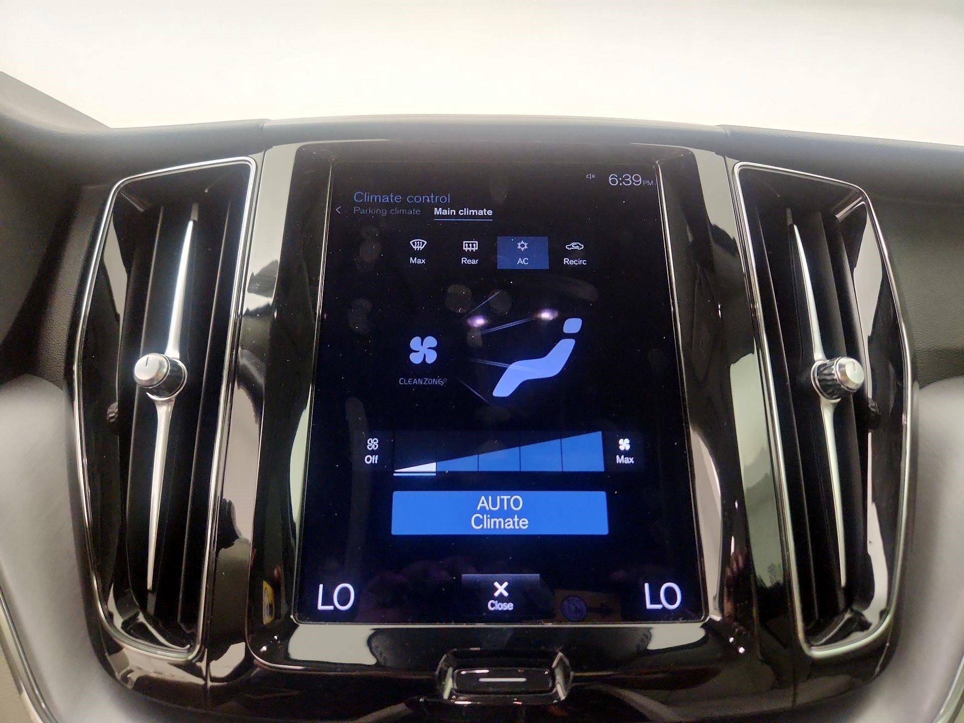Thumbnail: 2021 Volvo XC60 - 16