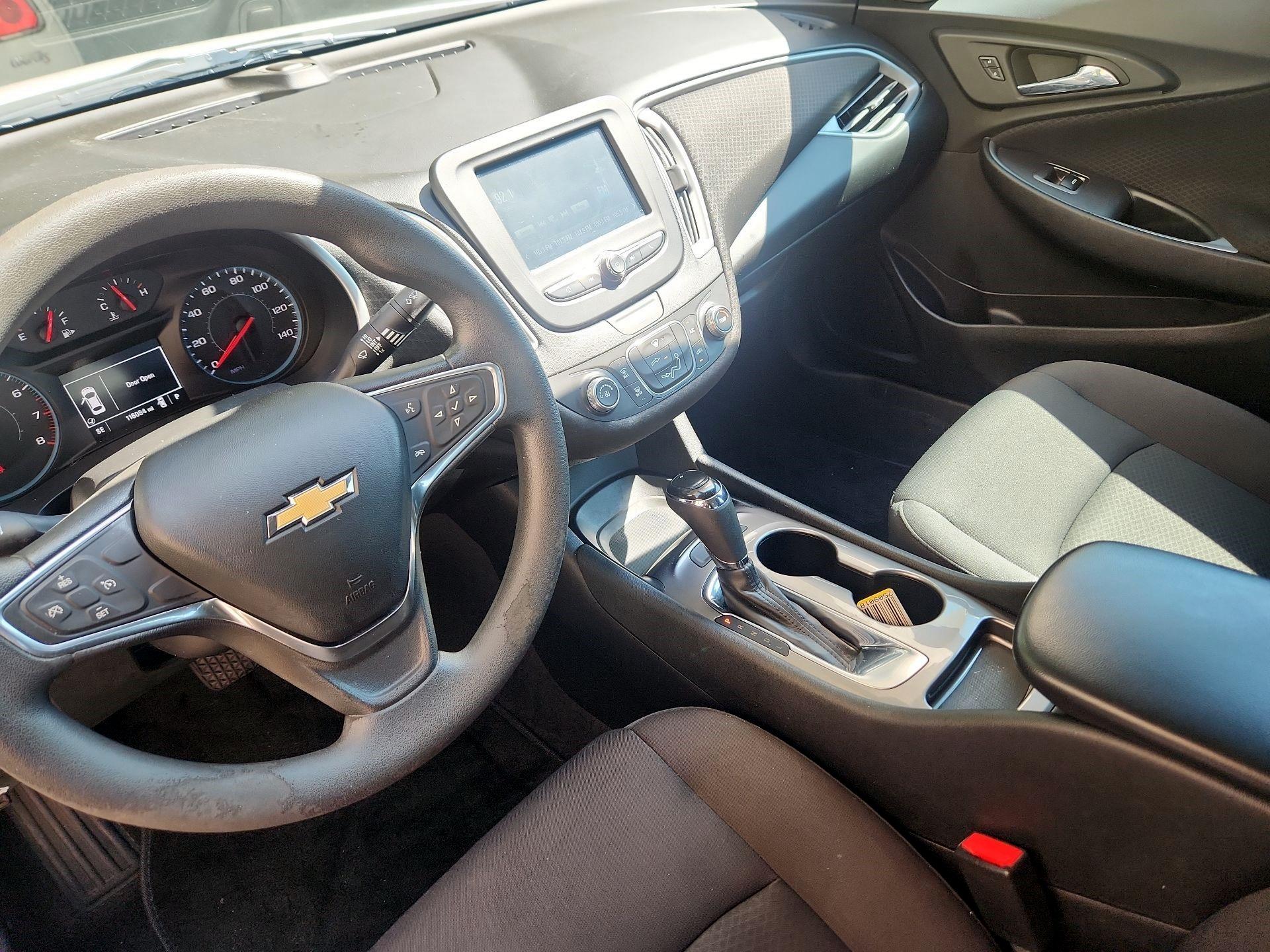 Thumbnail: 2017 Chevrolet Malibu - 11