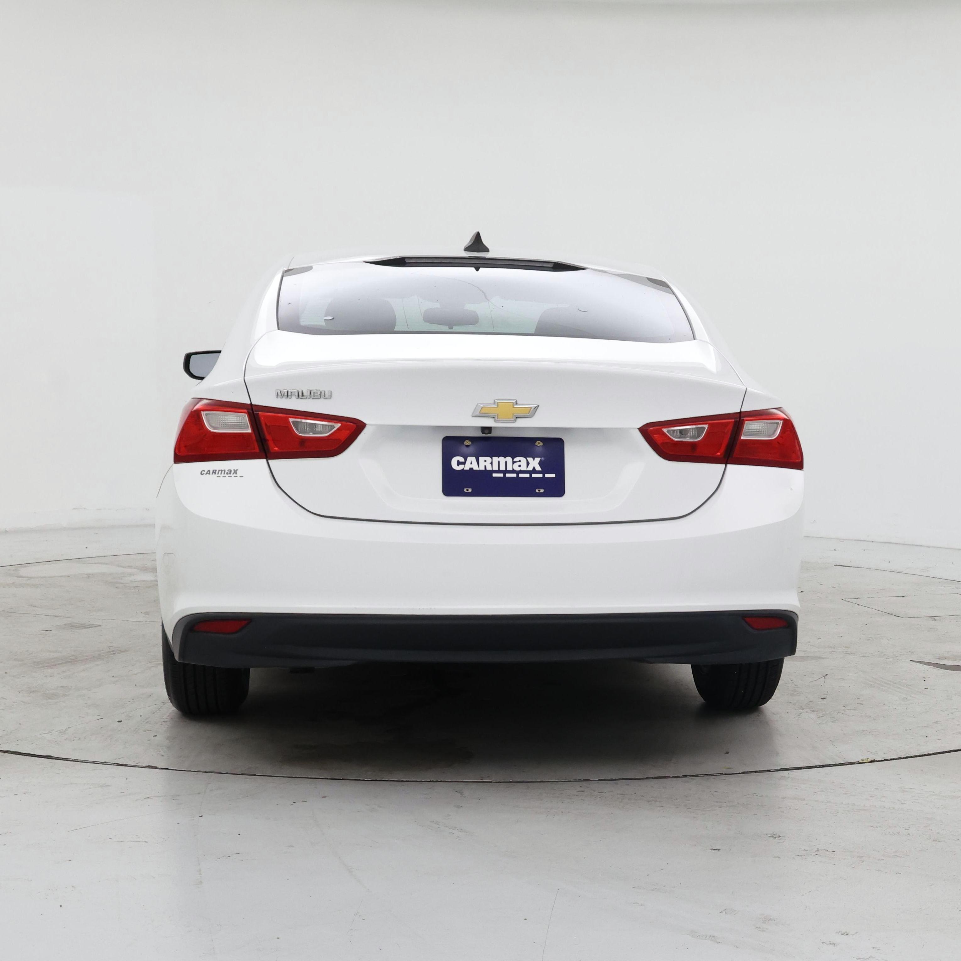 Thumbnail: 2017 Chevrolet Malibu - 6