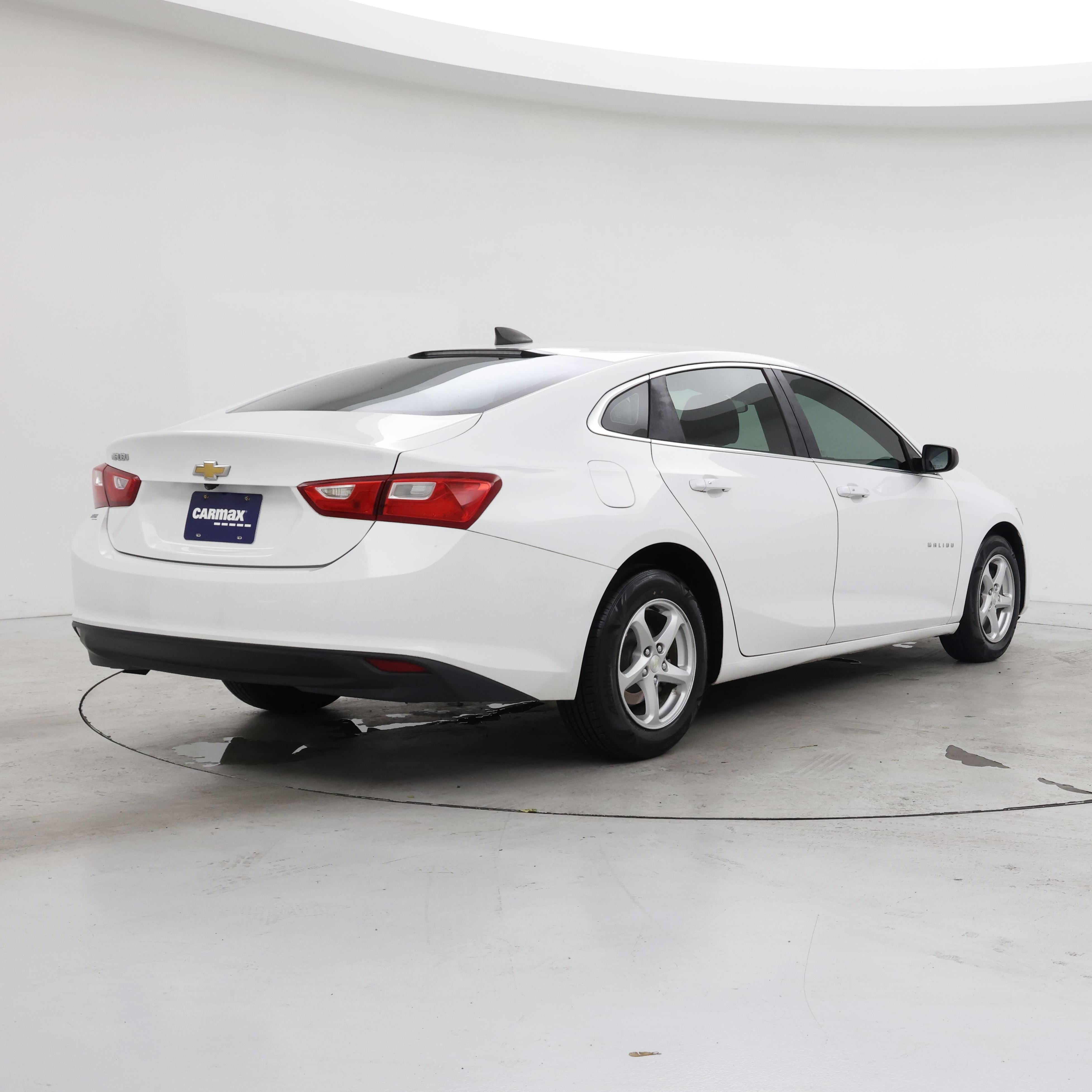 Thumbnail: 2017 Chevrolet Malibu - 8