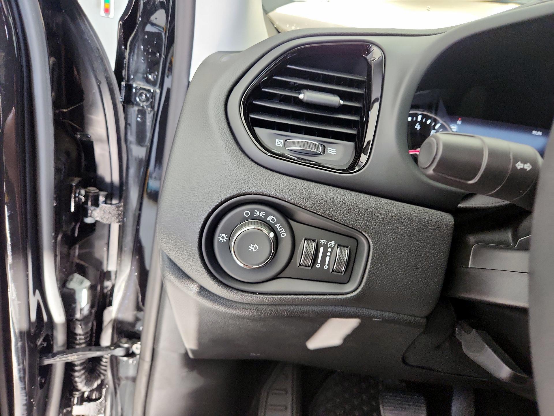 Thumbnail: 2023 Jeep Renegade - 13