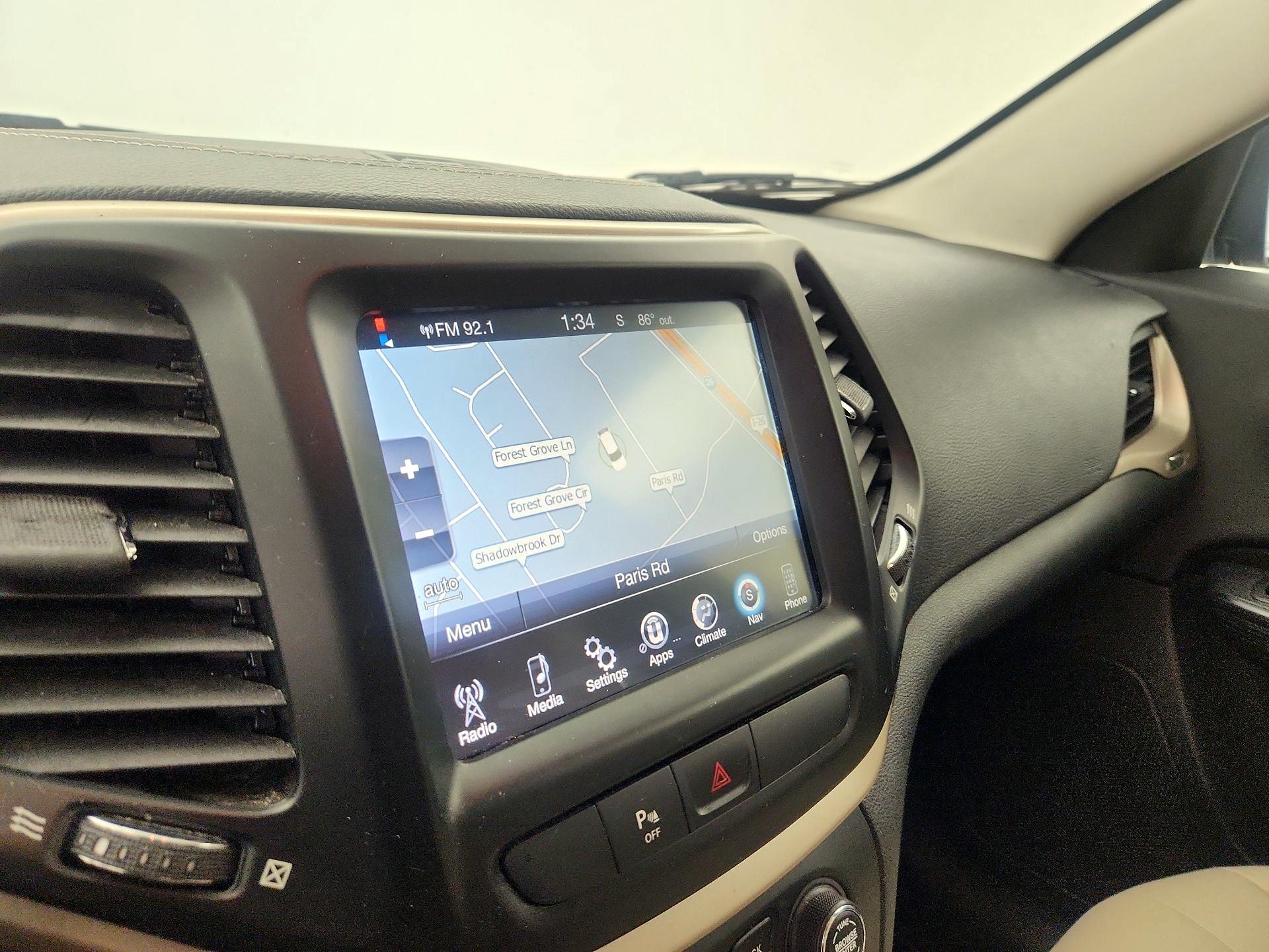 Thumbnail: 2016 Jeep Cherokee - 14