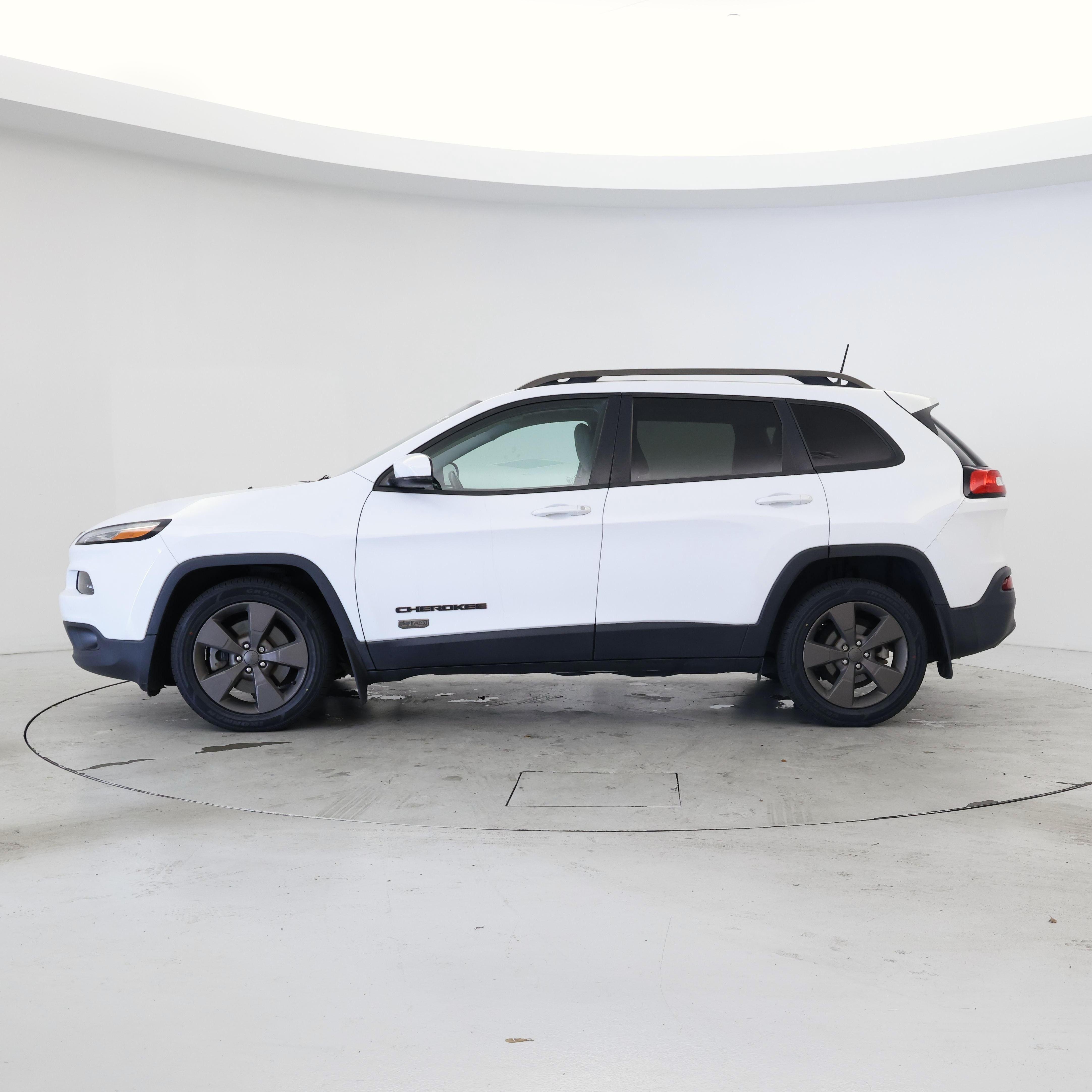 Thumbnail: 2016 Jeep Cherokee - 3