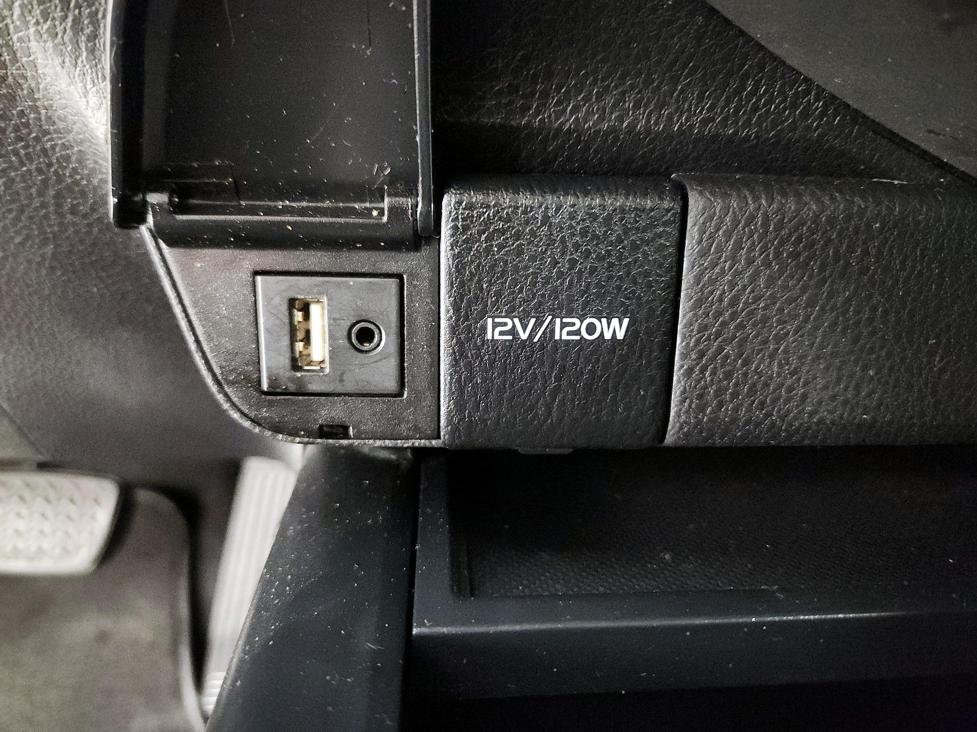 Thumbnail: 2019 Toyota Camry - 18