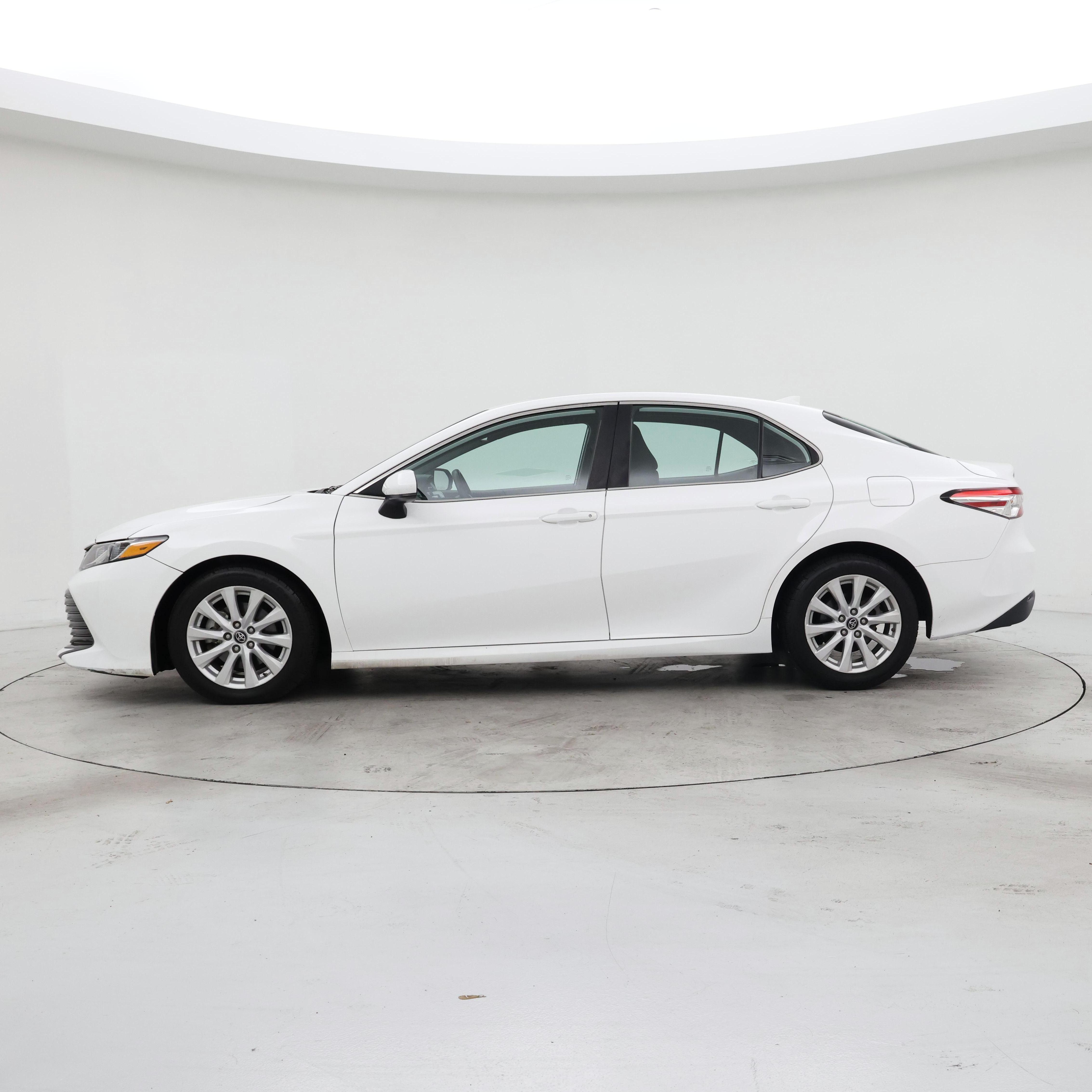 Thumbnail: 2019 Toyota Camry - 3