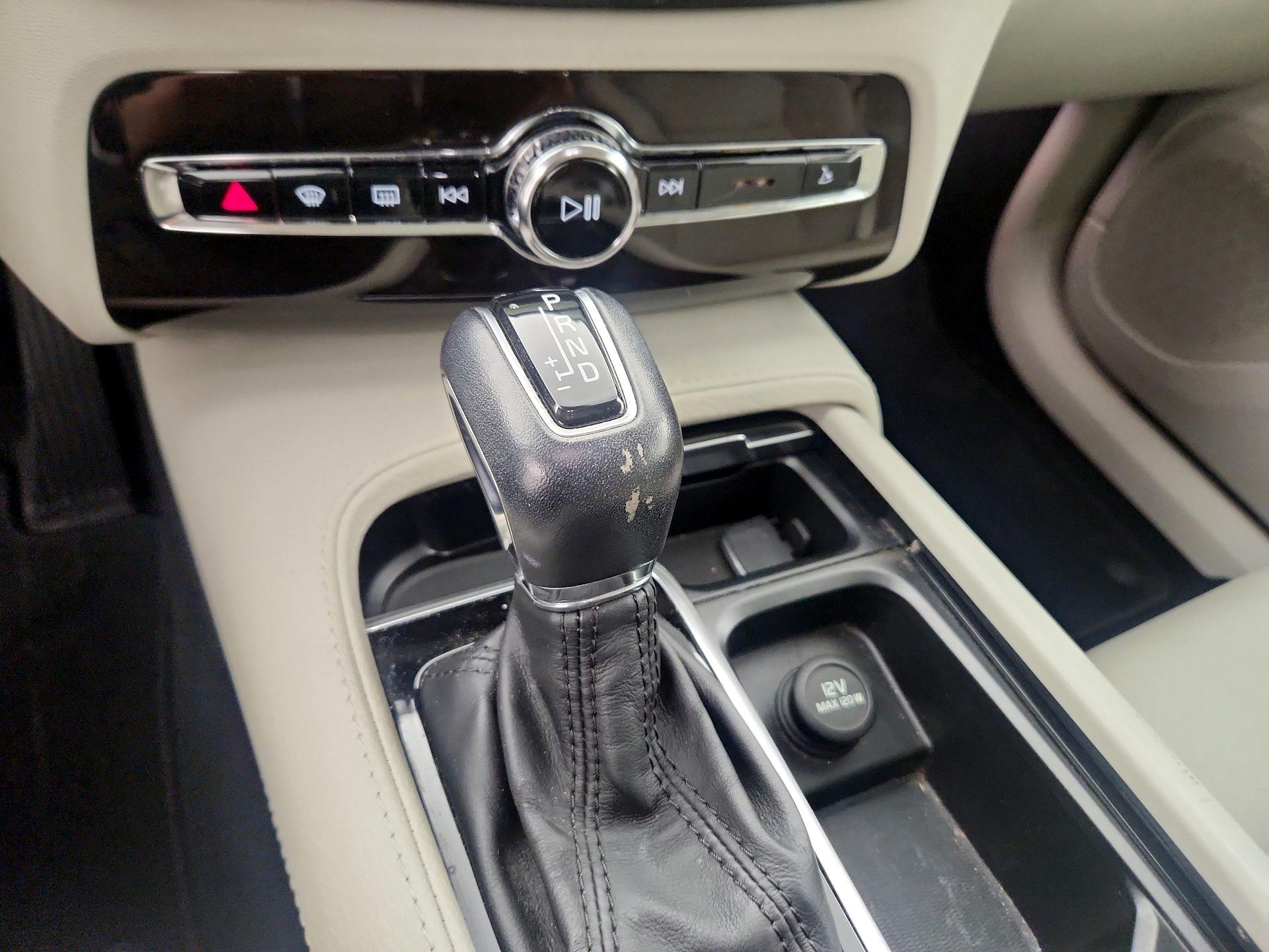 Thumbnail: 2019 Volvo XC90 - 18