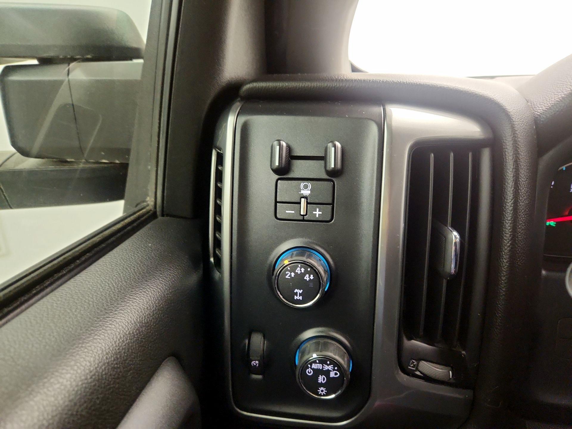 Thumbnail: 2016 Chevrolet Silverado 2500 - 13