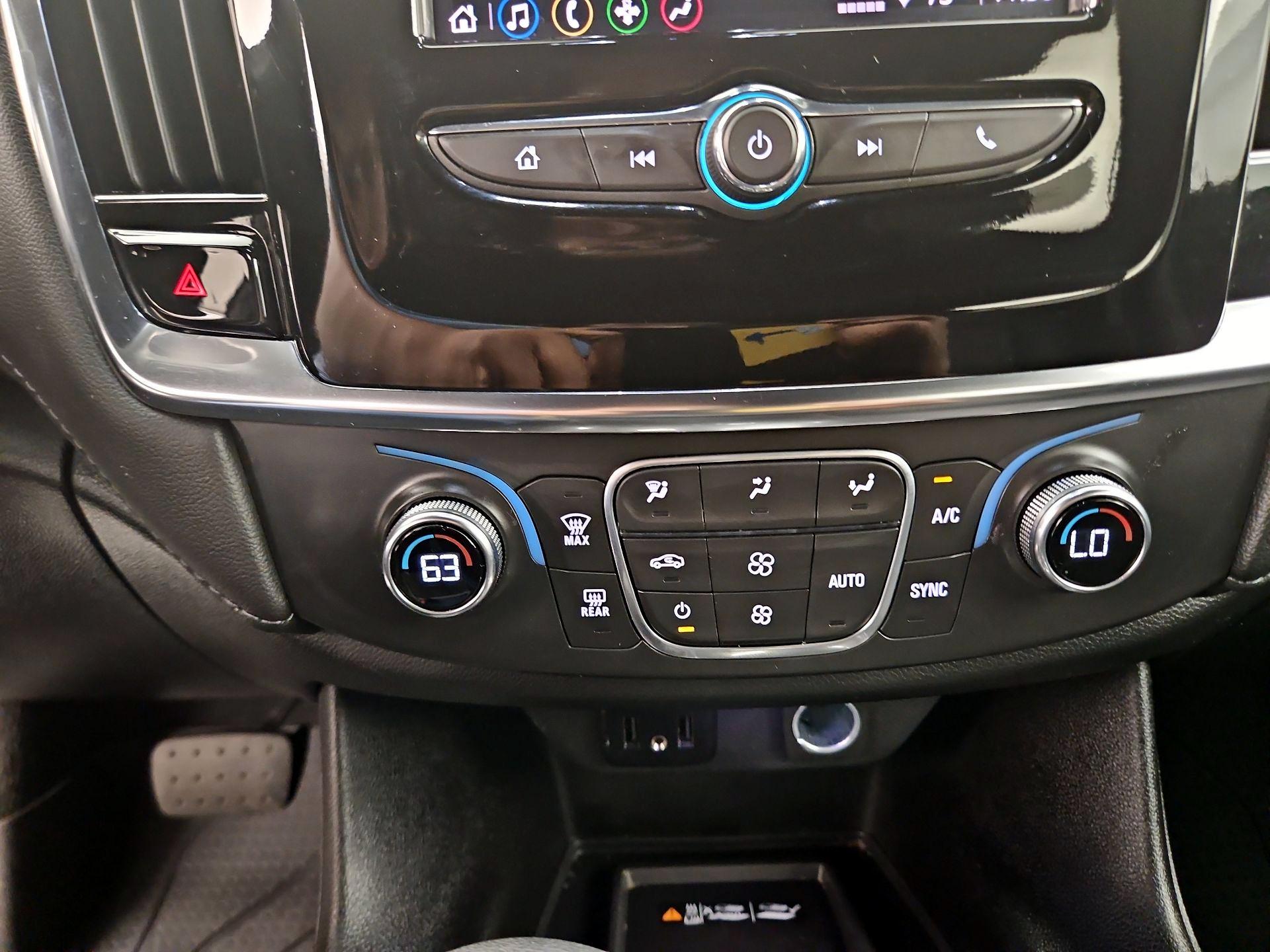 Thumbnail: 2023 Chevrolet Traverse - 16