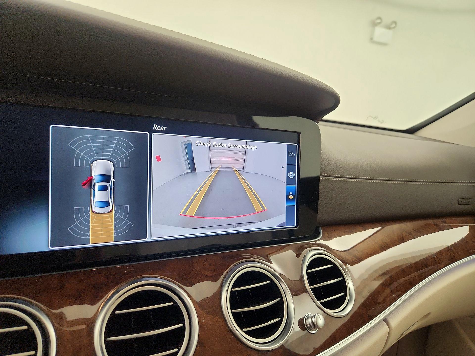 Thumbnail: 2017 Mercedes-Benz E-Class - 15