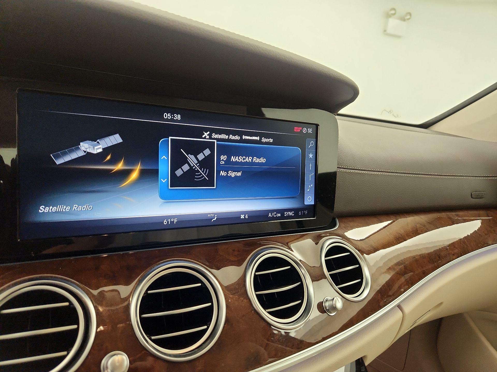 Thumbnail: 2017 Mercedes-Benz E-Class - 16