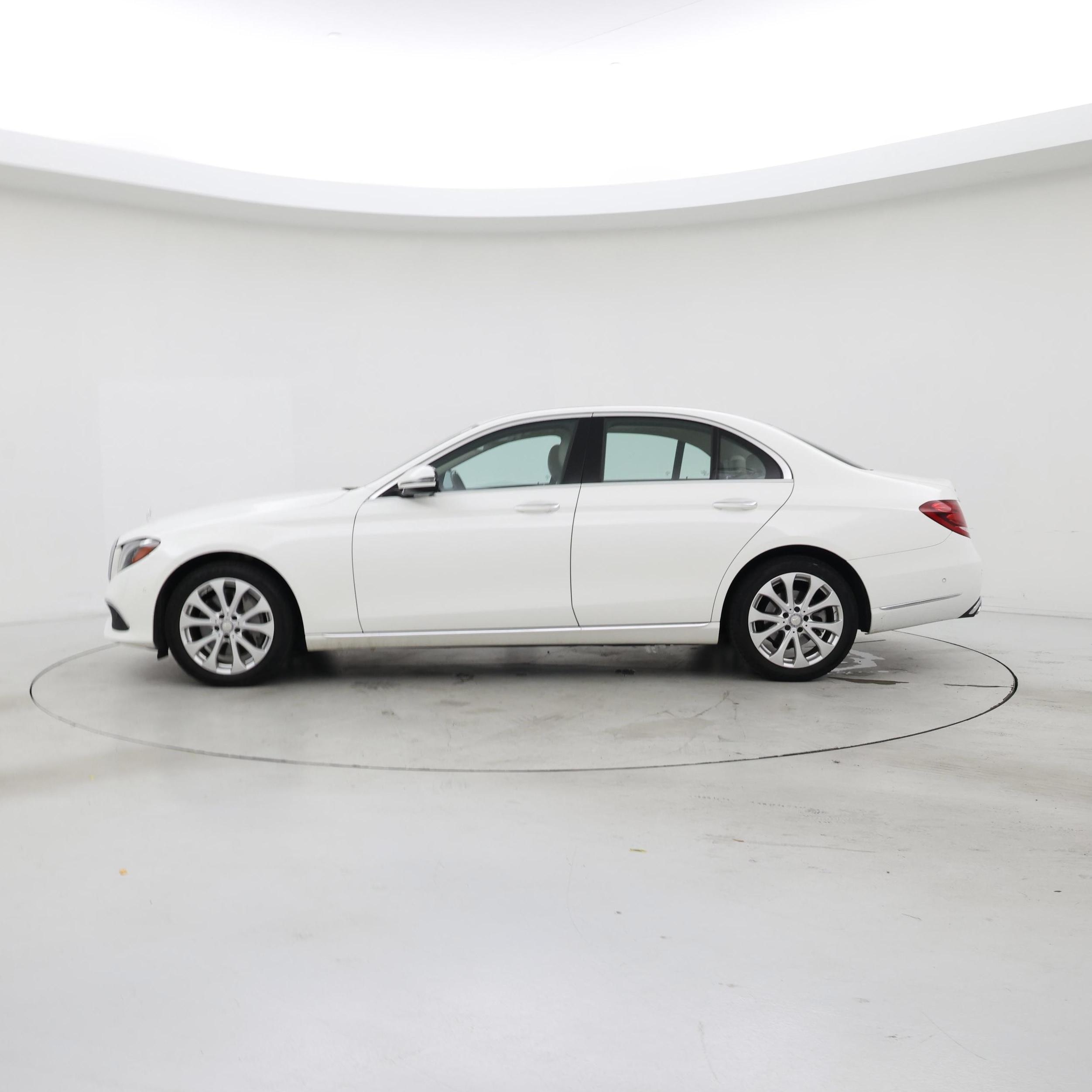Thumbnail: 2017 Mercedes-Benz E-Class - 3