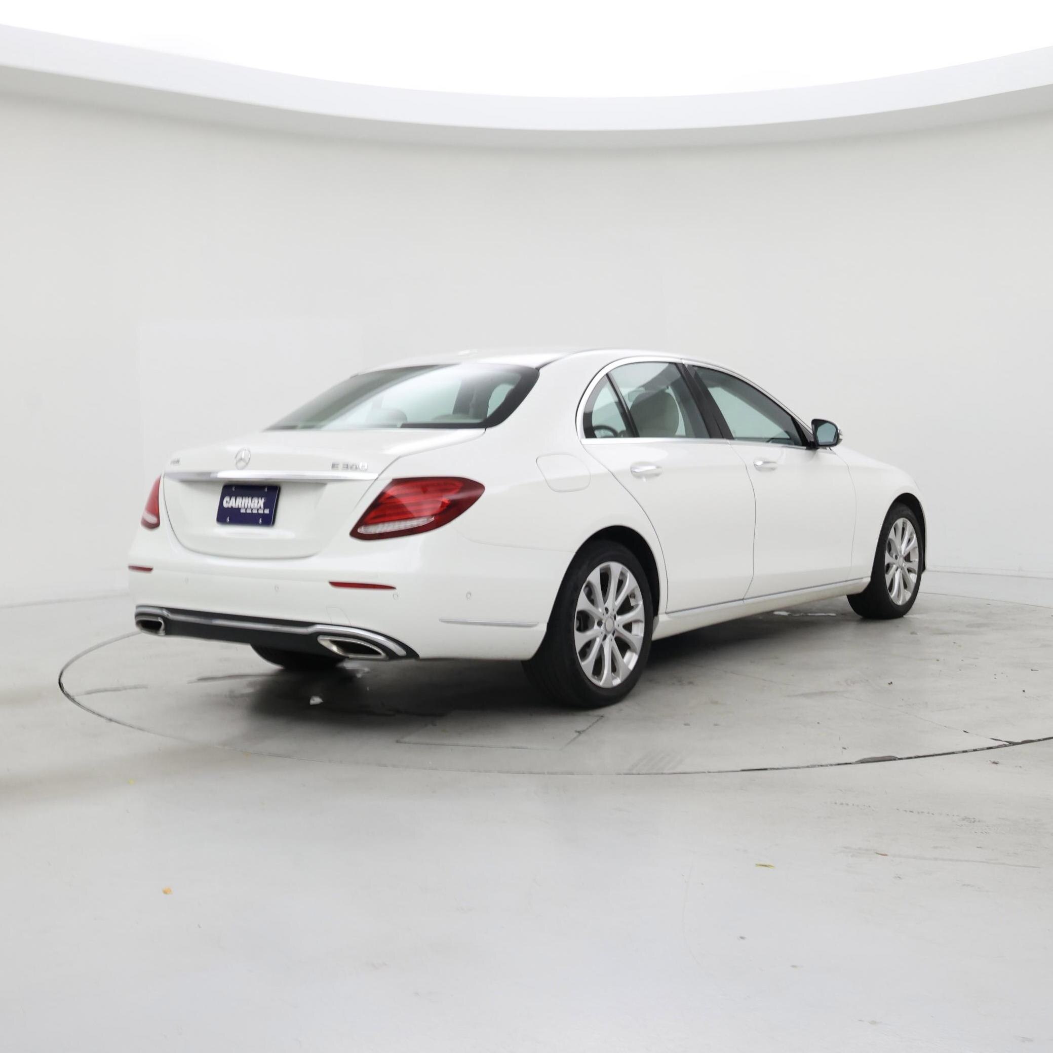 Thumbnail: 2017 Mercedes-Benz E-Class - 8