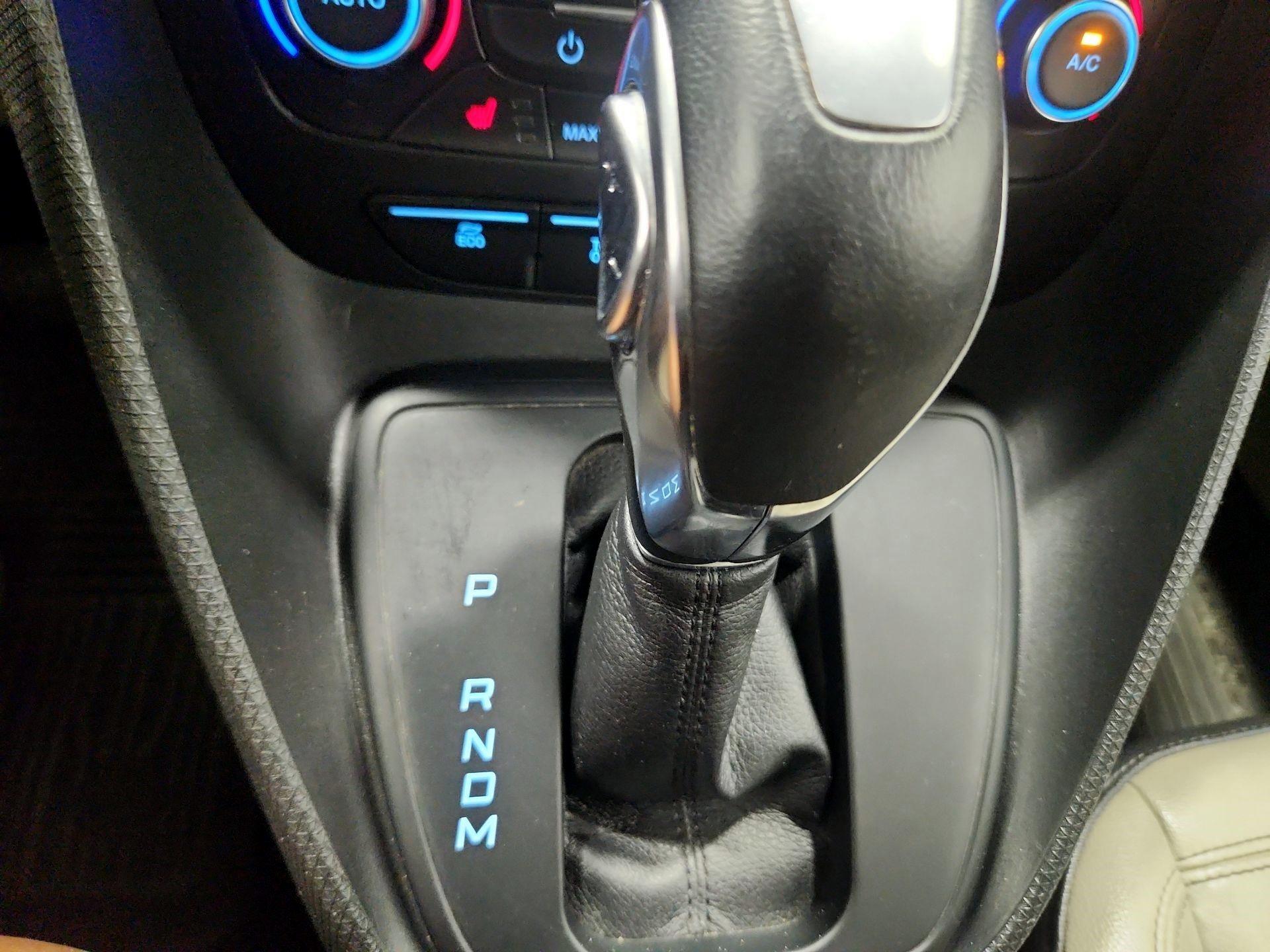 Thumbnail: 2019 Ford Transit Series - 17