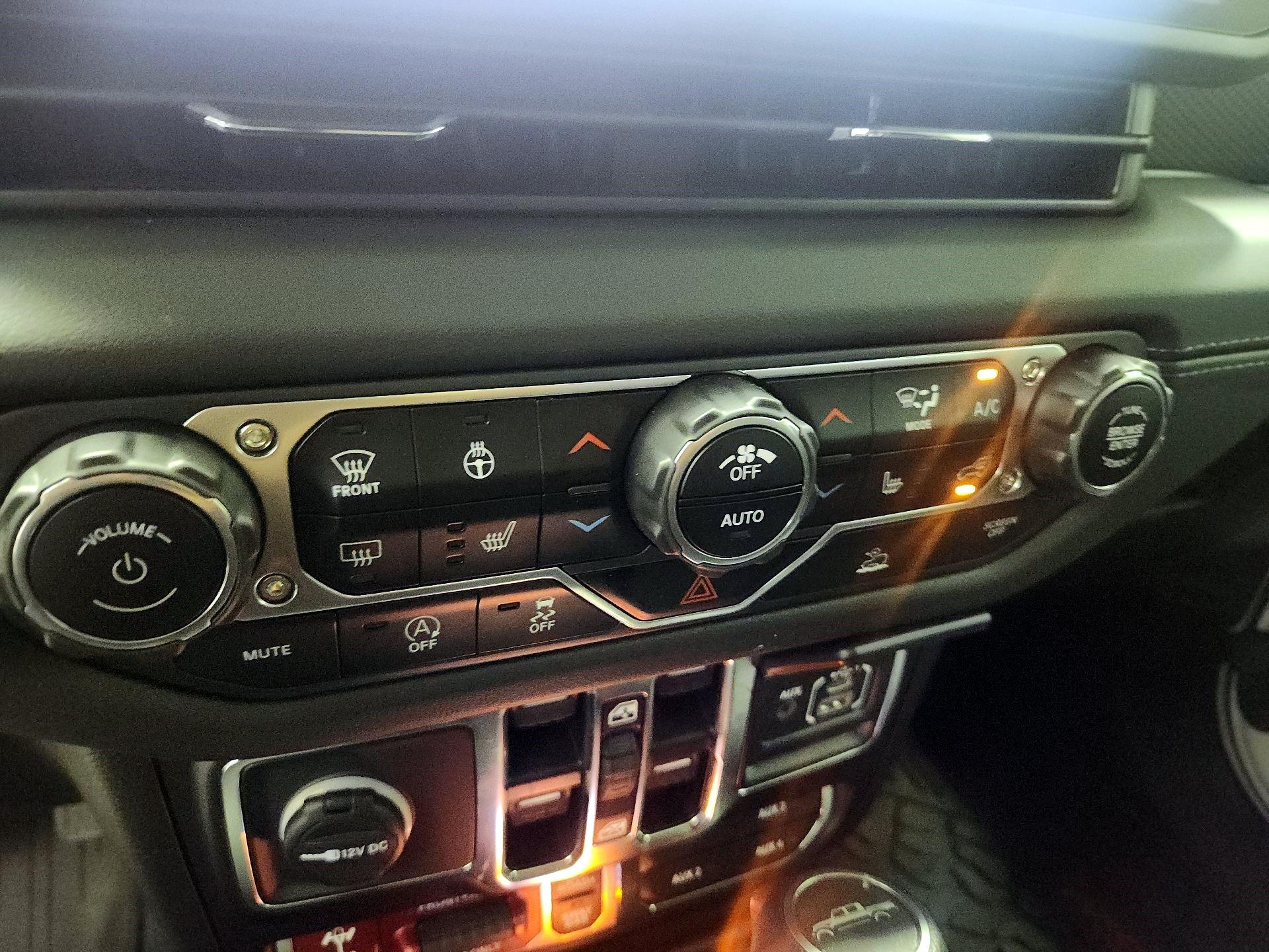 Thumbnail: 2024 Jeep Gladiator - 16