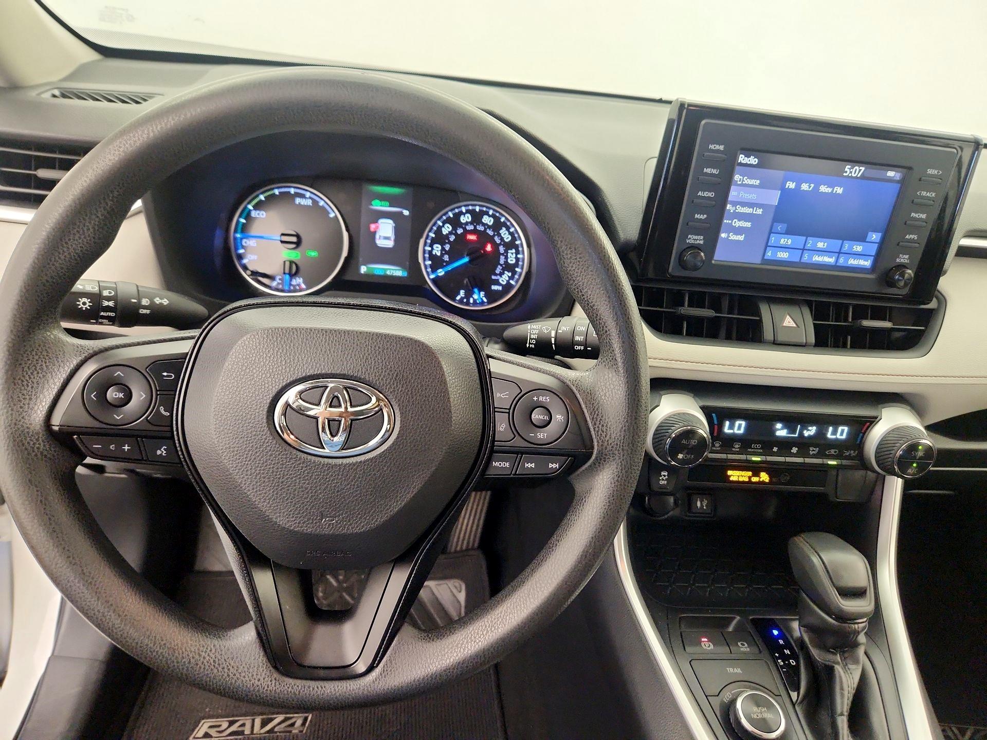 Thumbnail: 2019 Toyota RAV4 - 9