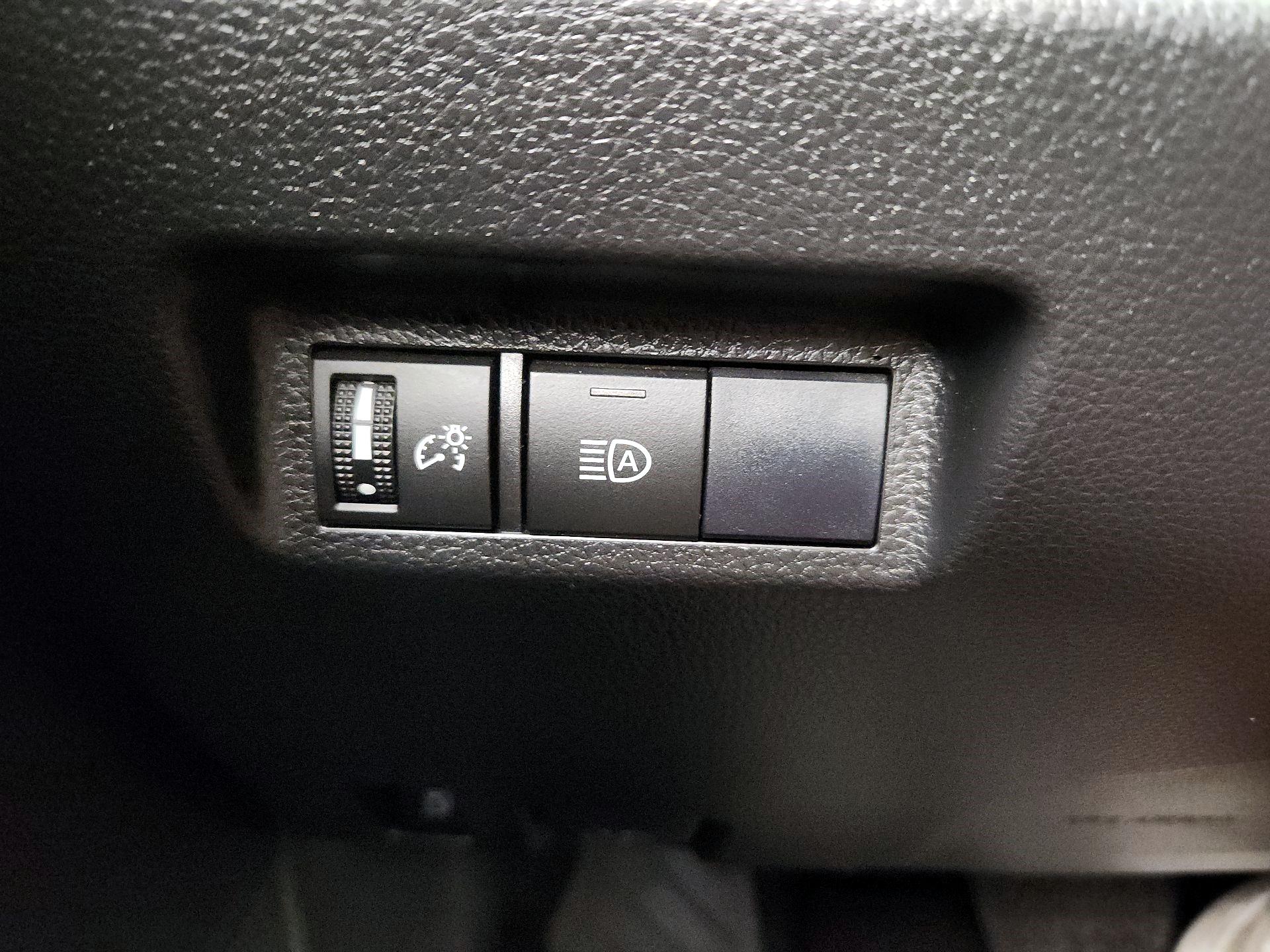 Thumbnail: 2019 Toyota RAV4 - 13