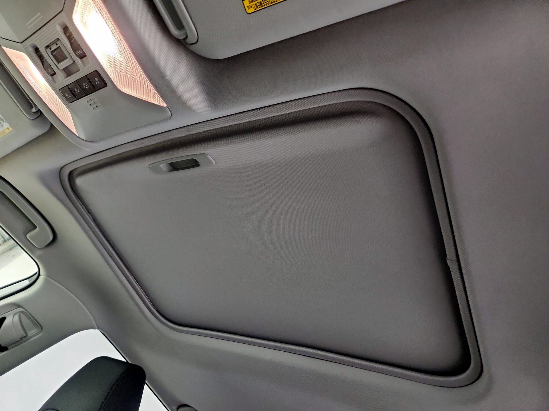 Thumbnail: 2019 Toyota RAV4 - 18