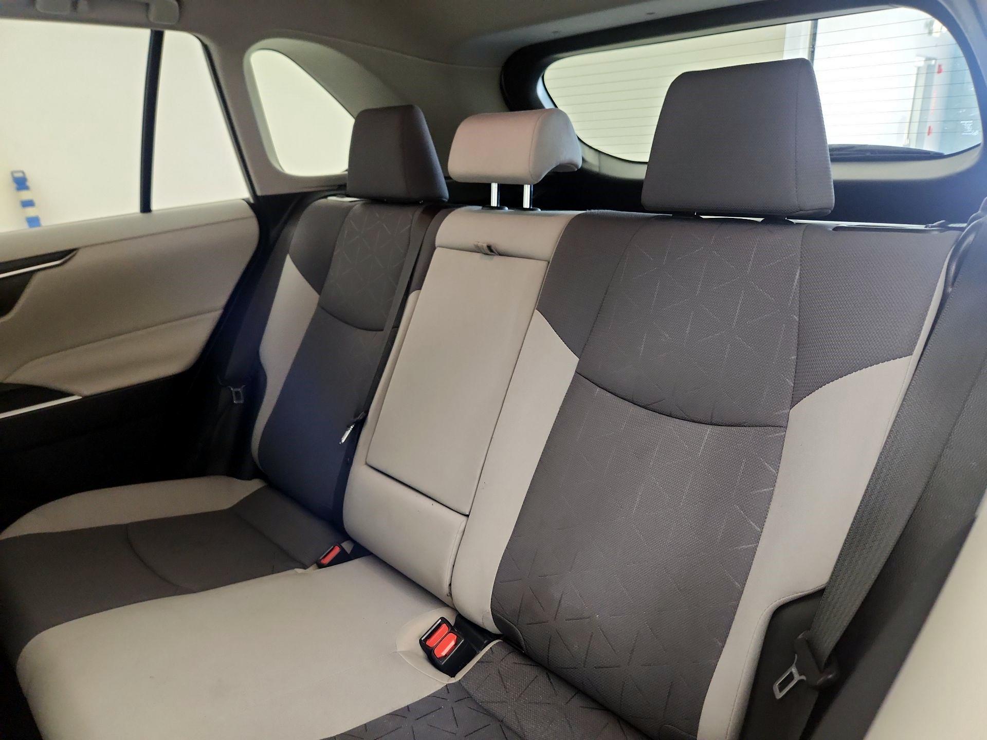 Thumbnail: 2019 Toyota RAV4 - 19