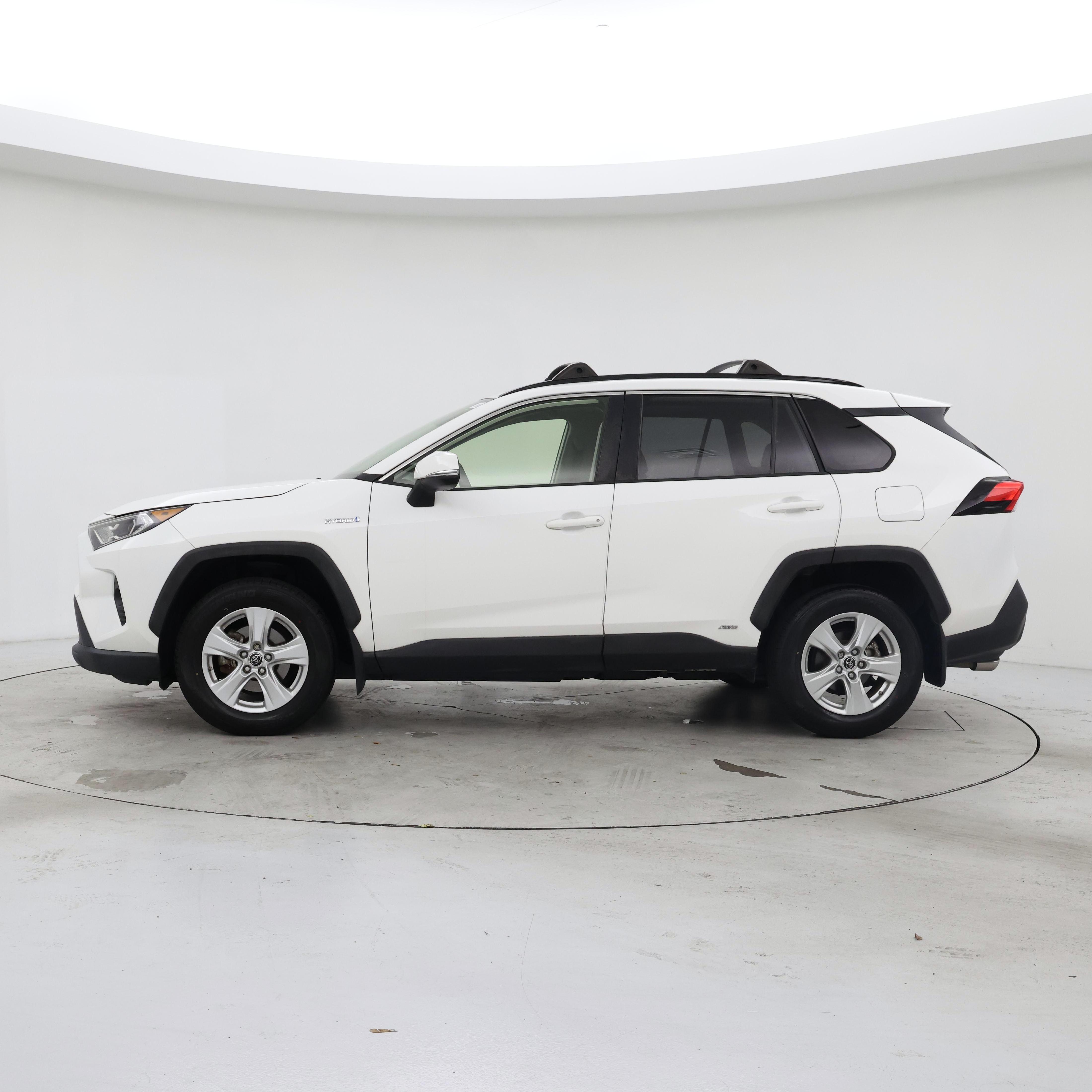 Thumbnail: 2019 Toyota RAV4 - 3