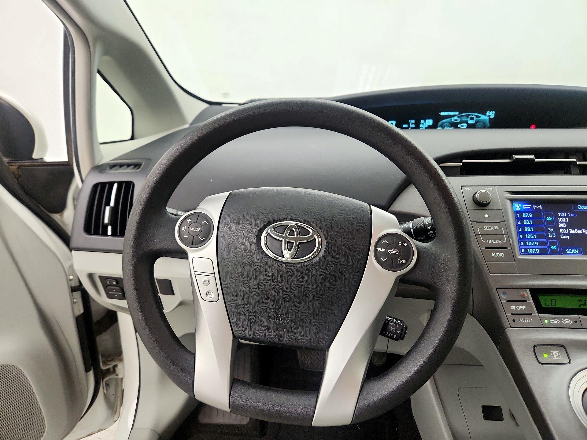 Thumbnail: 2015 Toyota Prius - 10