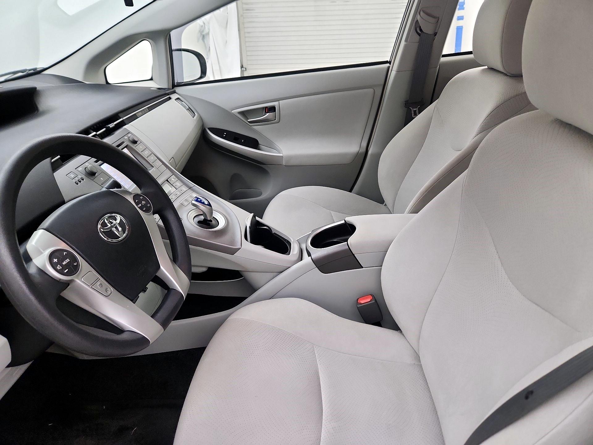 Thumbnail: 2015 Toyota Prius - 11