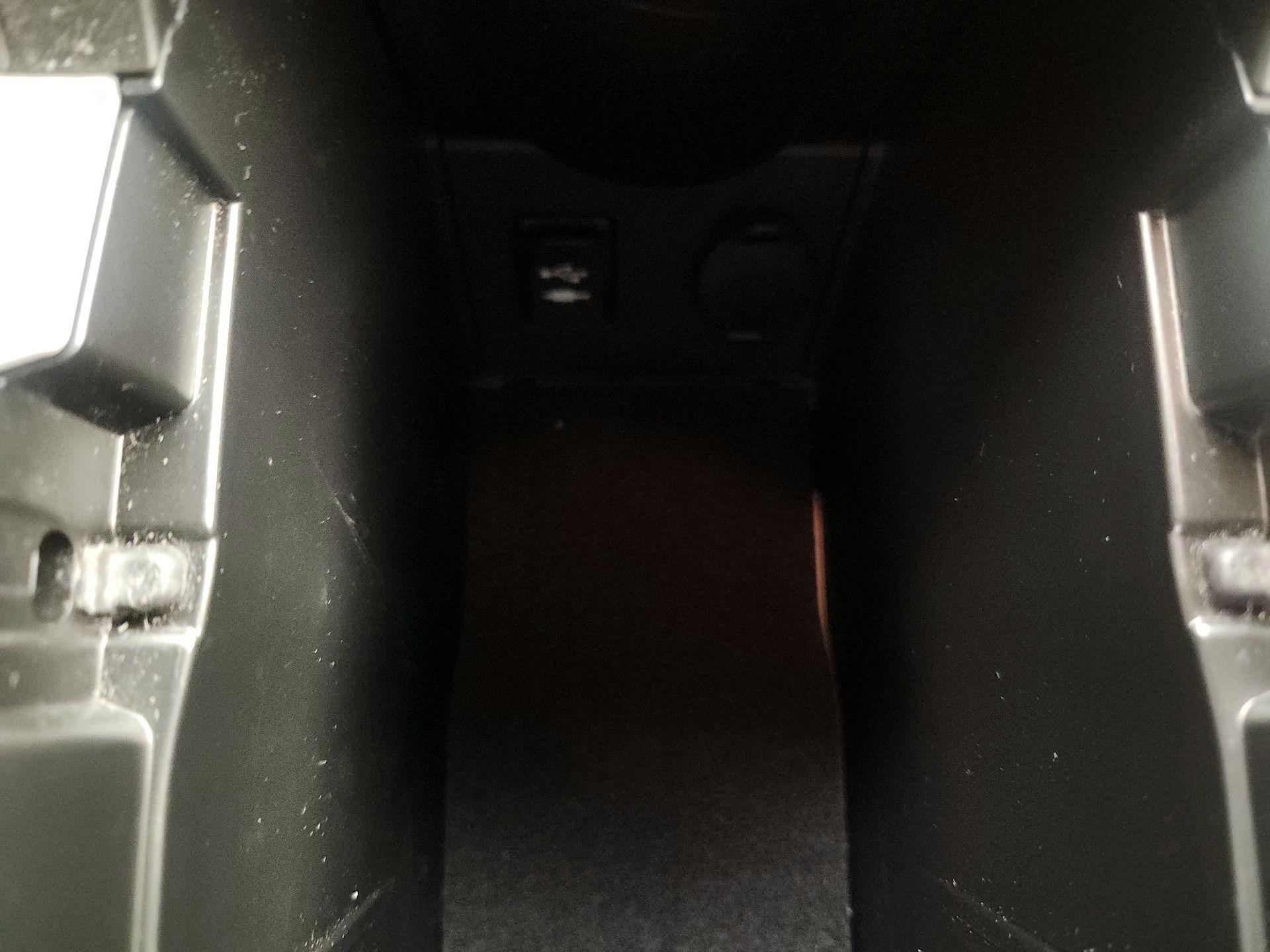 Thumbnail: 2015 Toyota Prius - 18
