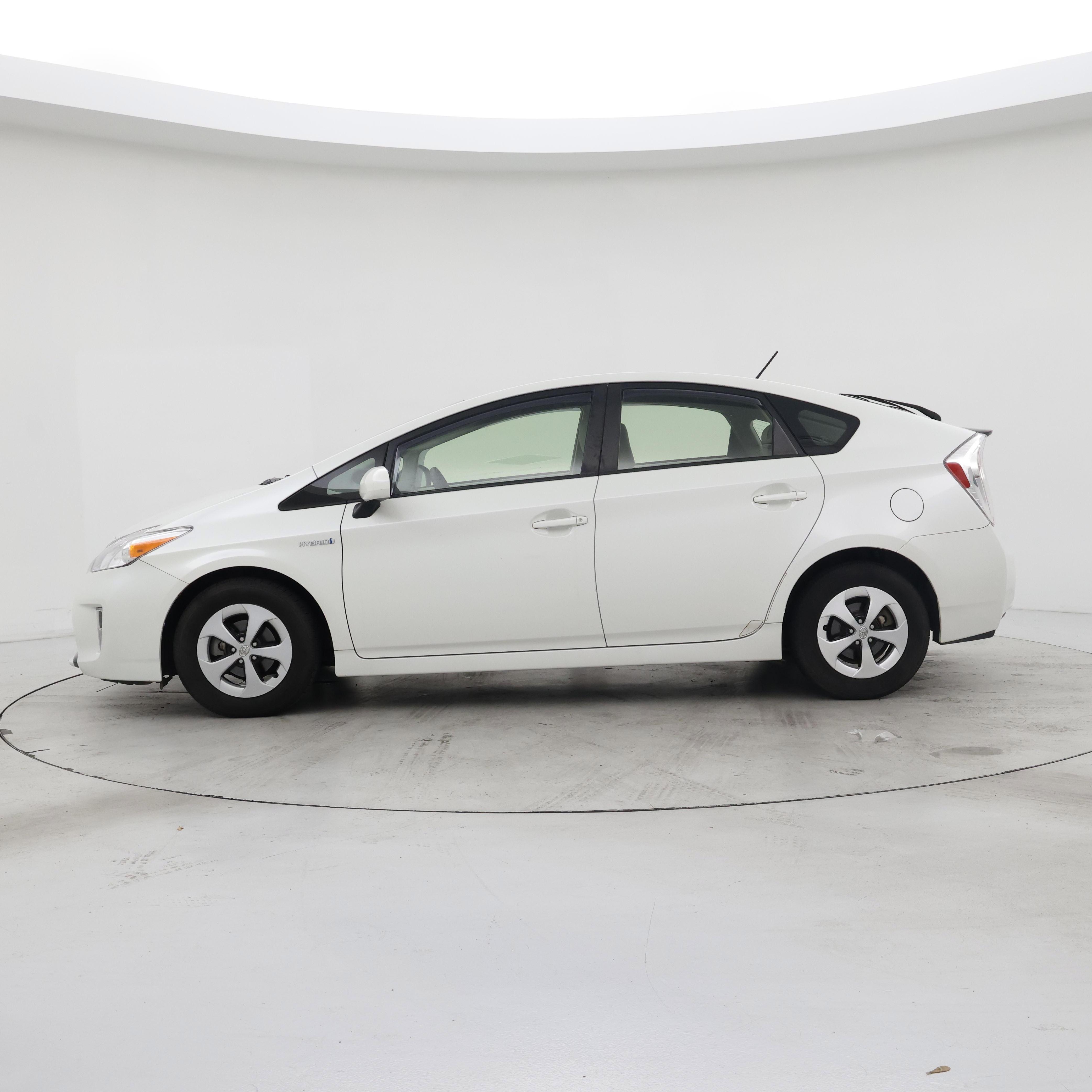 Thumbnail: 2015 Toyota Prius - 3