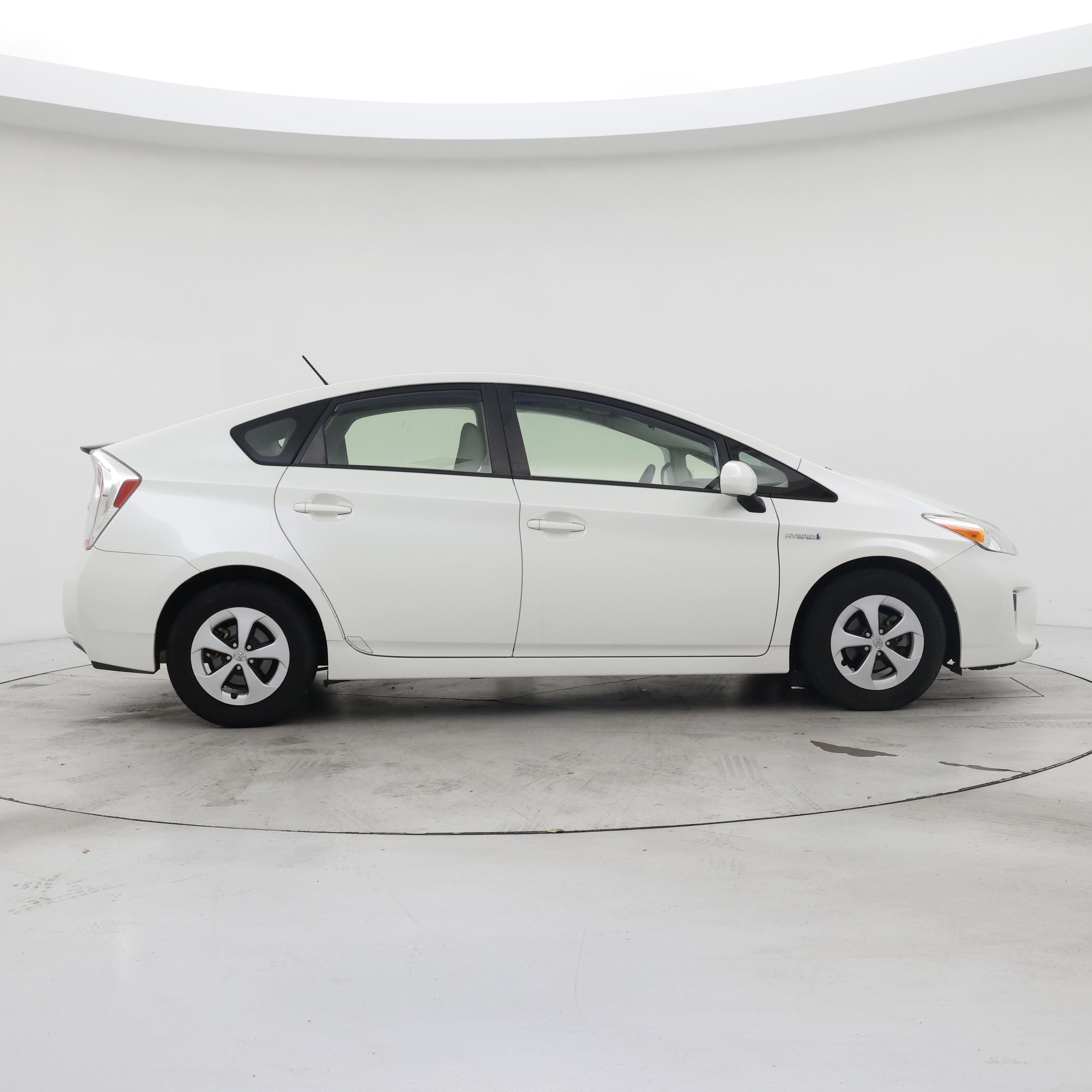 Thumbnail: 2015 Toyota Prius - 7