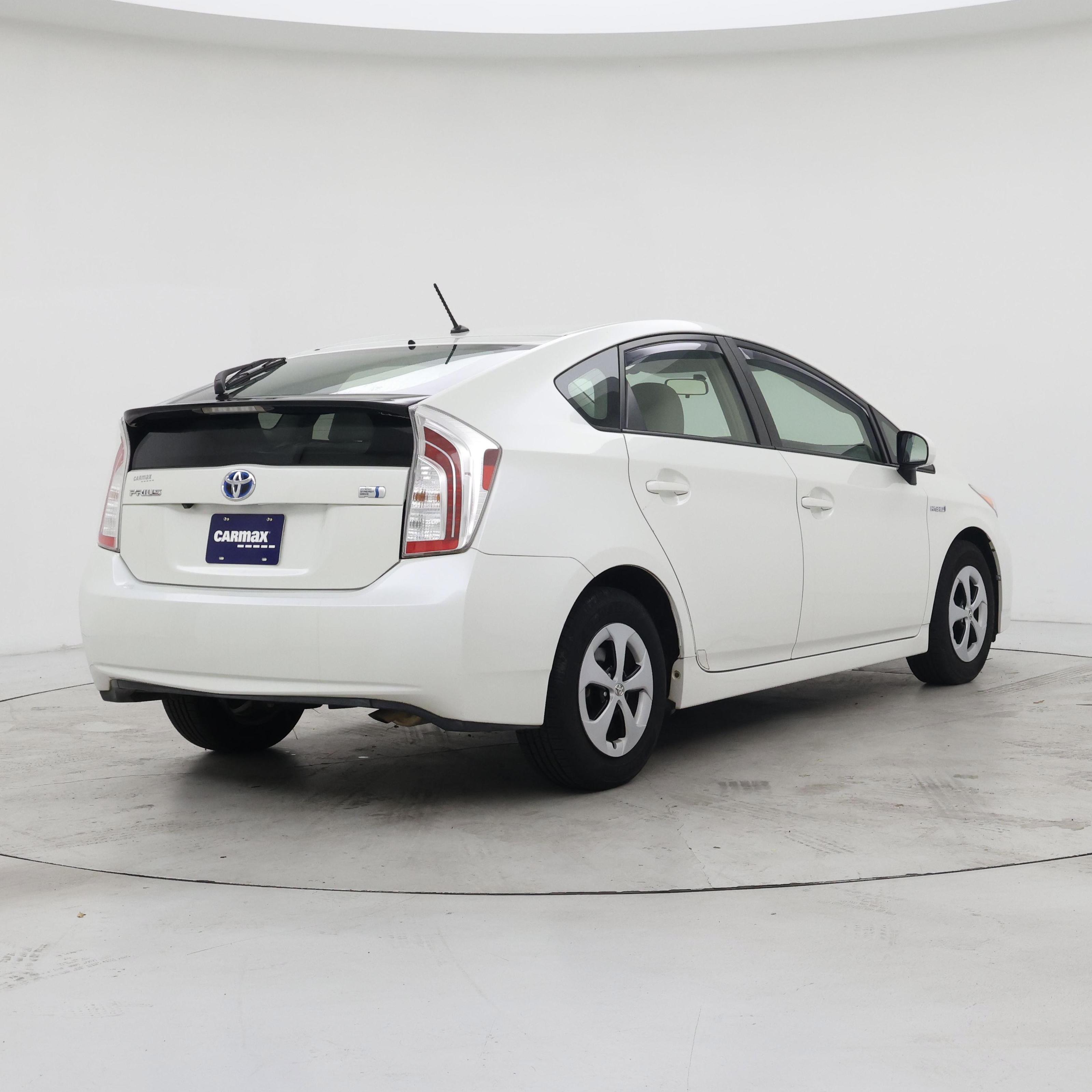Thumbnail: 2015 Toyota Prius - 8